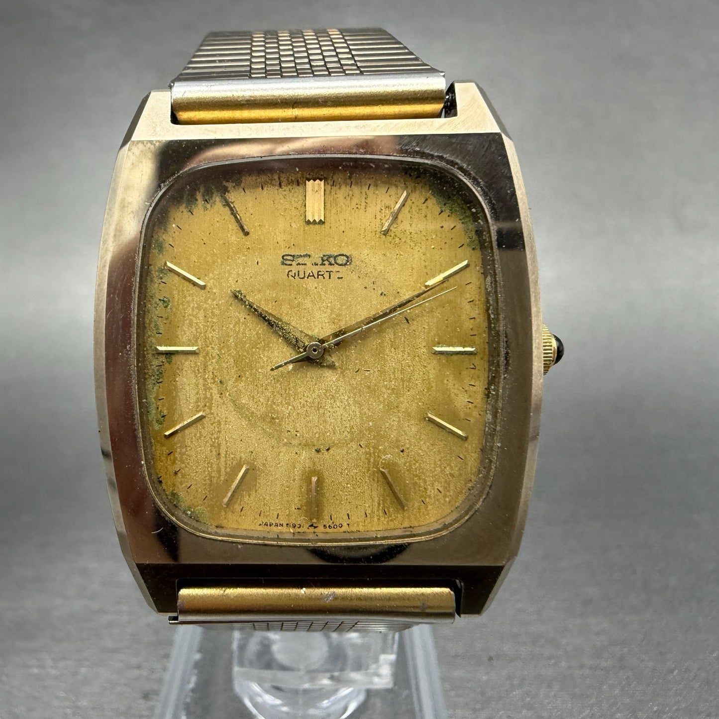 Seiko Tank Watch Men 30mm Gold Dial Gold Tone Rectangle 5931-5341 New Battery0