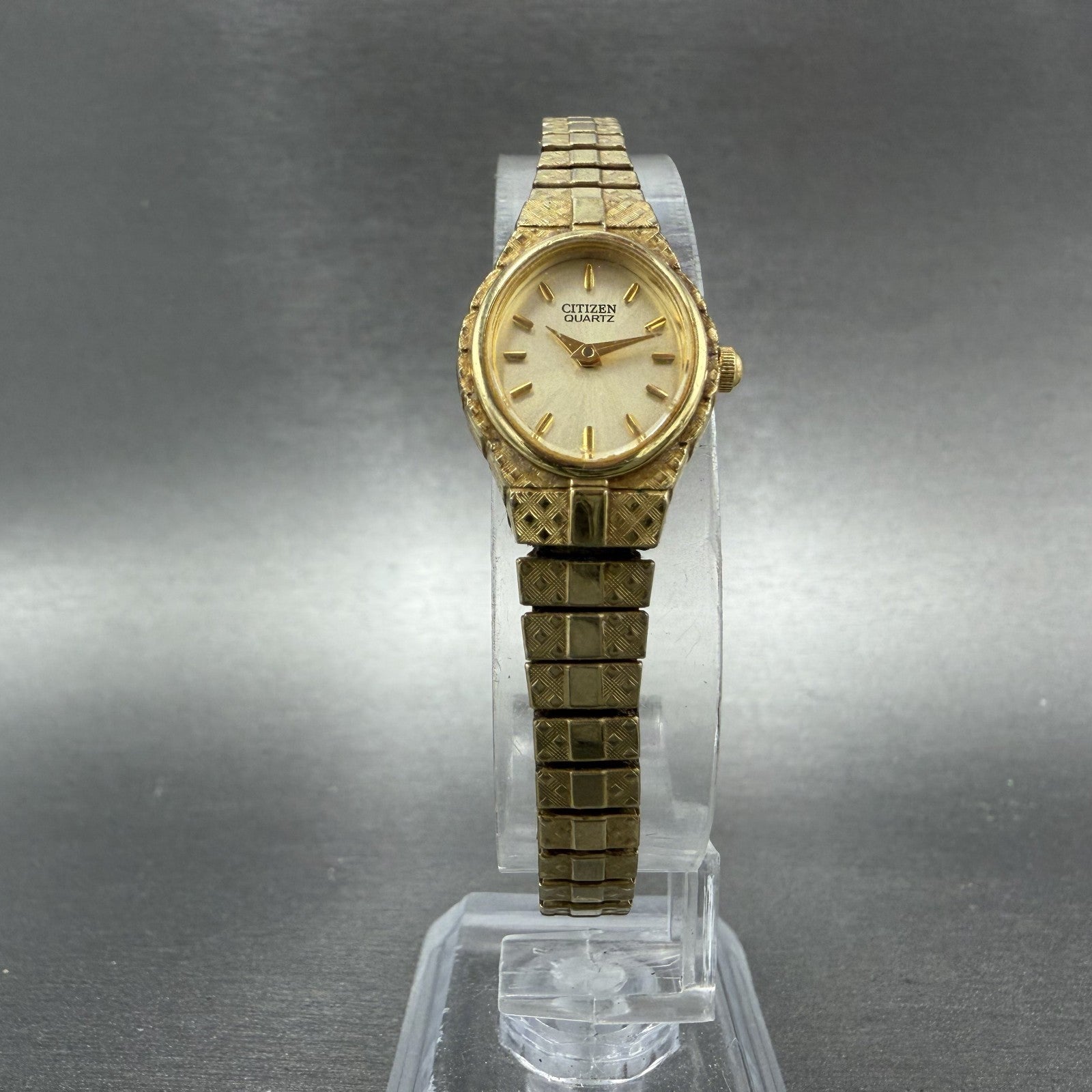 Citizen Watch Women 17mm Champagne Dial Gold Tone Oval 5920-S056331 New Batt VJG5