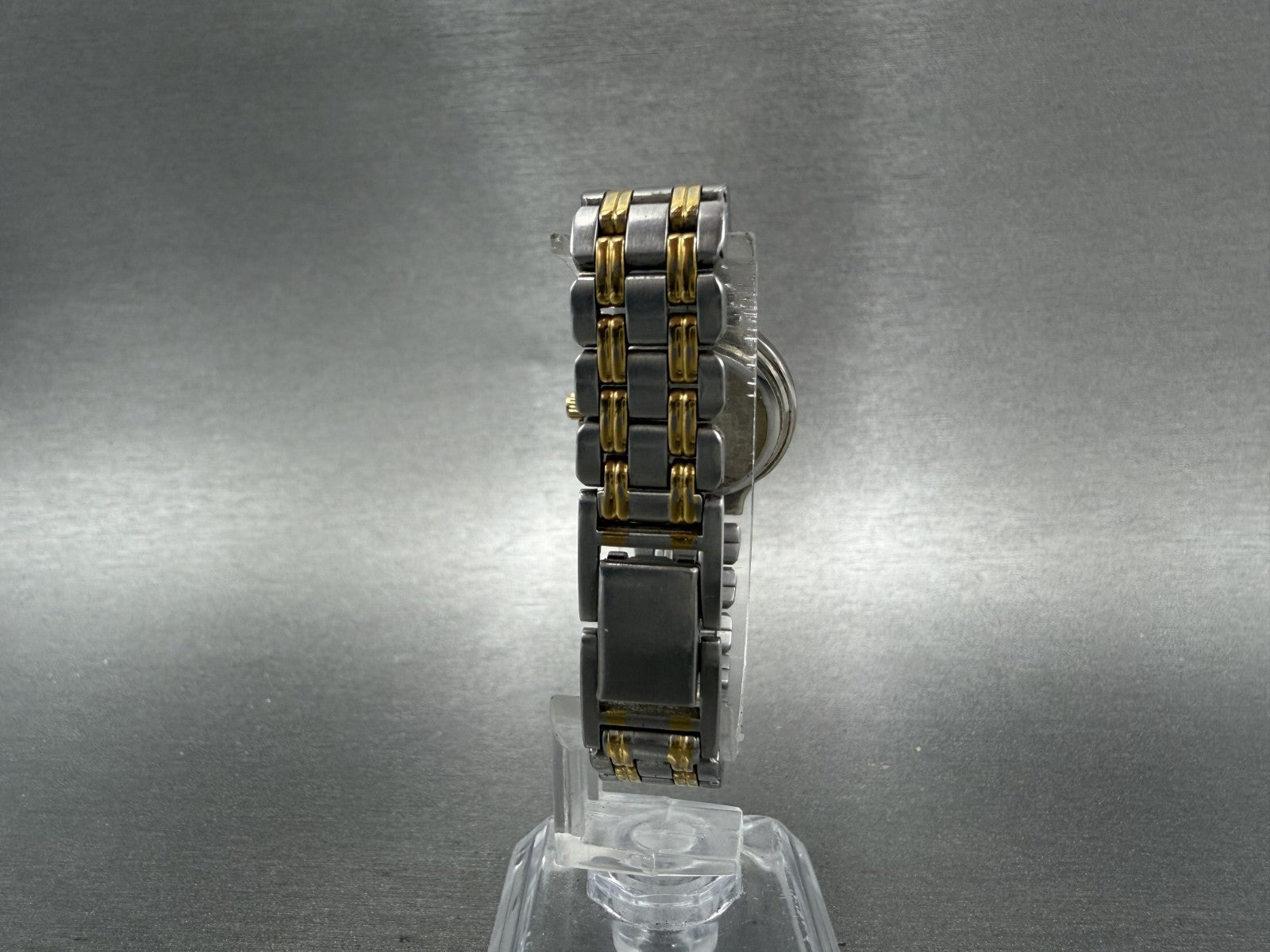 Bulova Watch Women 24mm Cream Dial Two Tone Round Bracelet 98L61 New Battery BGH7