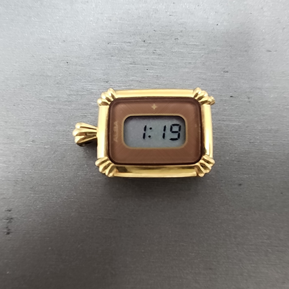 Seiko Alba Pendent Watch Women 20mm Digital Gold Tone Daydate Y4404030 New Batt0