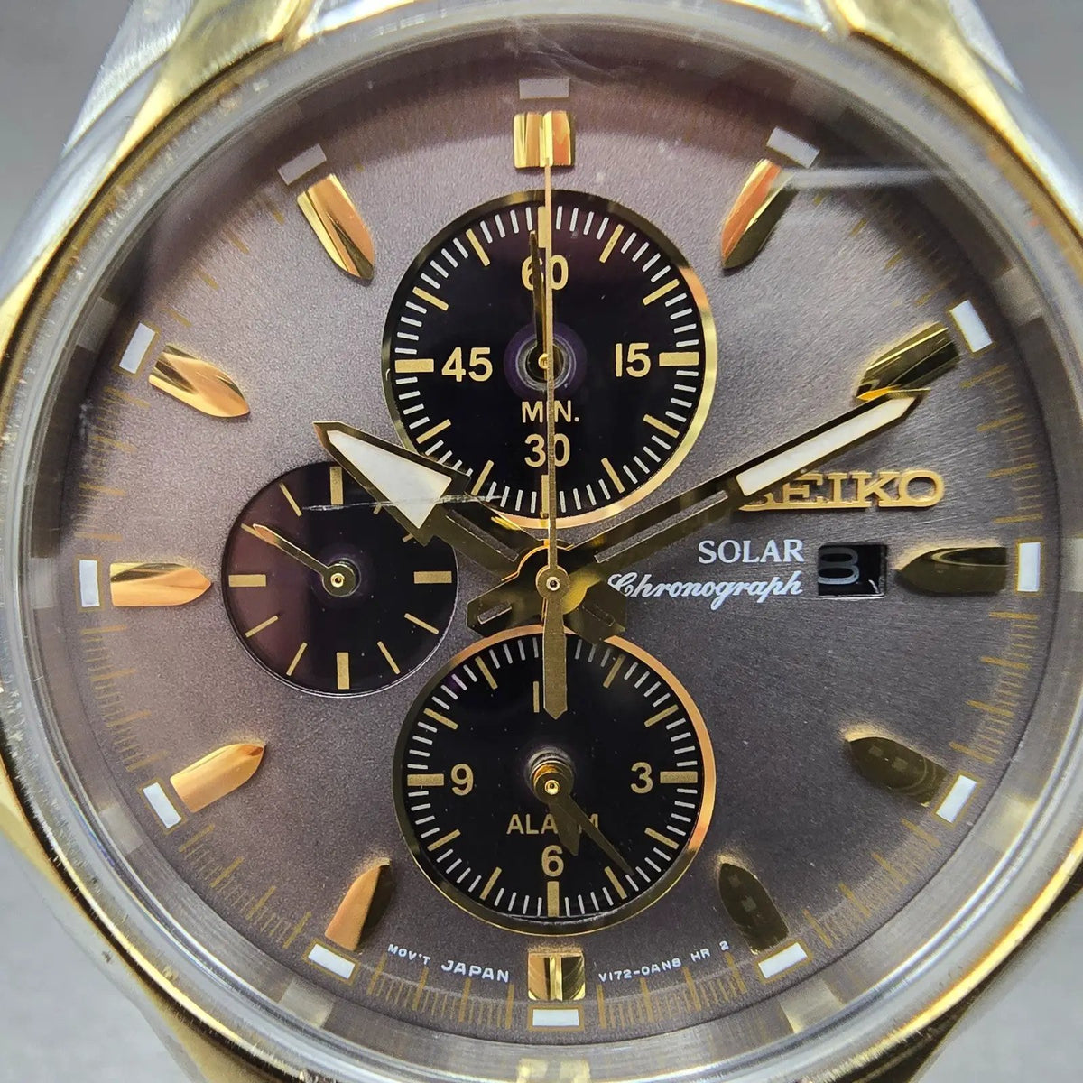Seiko Excelsior Solar Chronograph Watch Men 44mm Gray Dial Two Tone Date Round F1