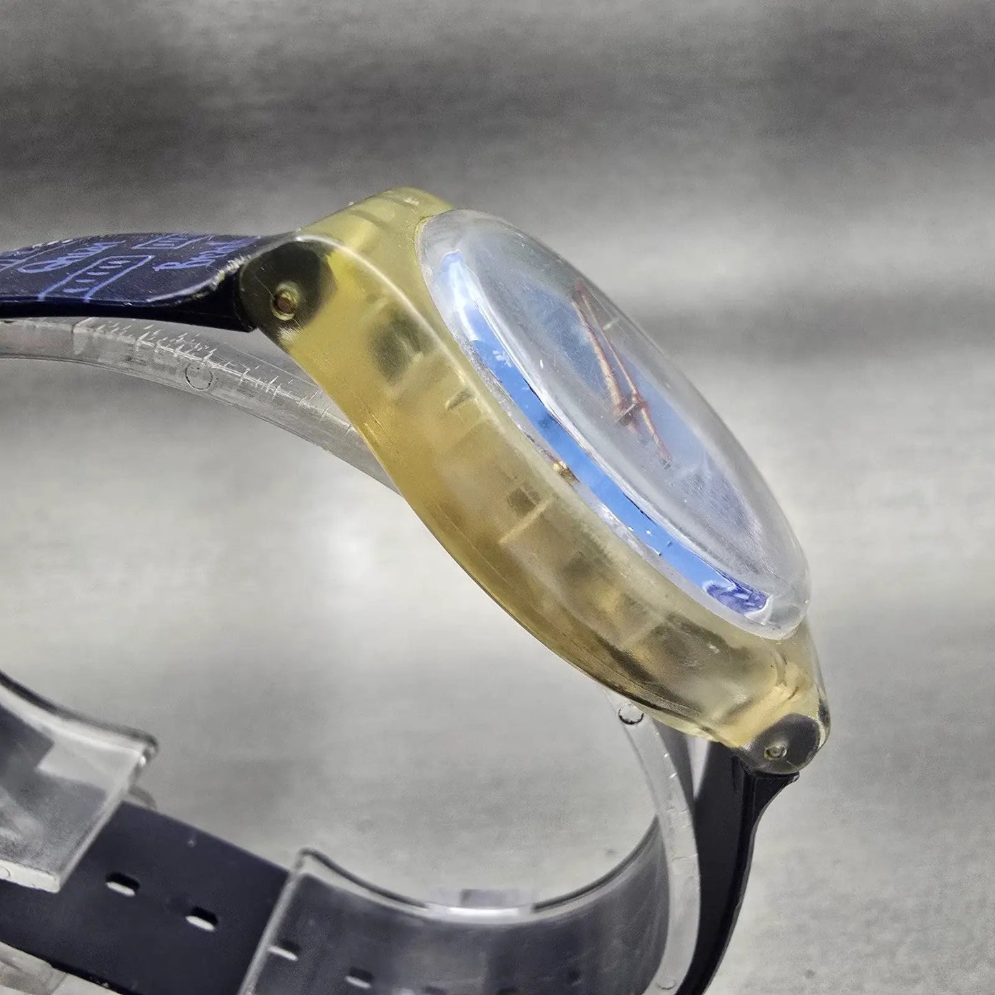 Swatch TITI PARISIEN Watch Unisex 34mm Blue Dial Clear Case GK276 New Battery3