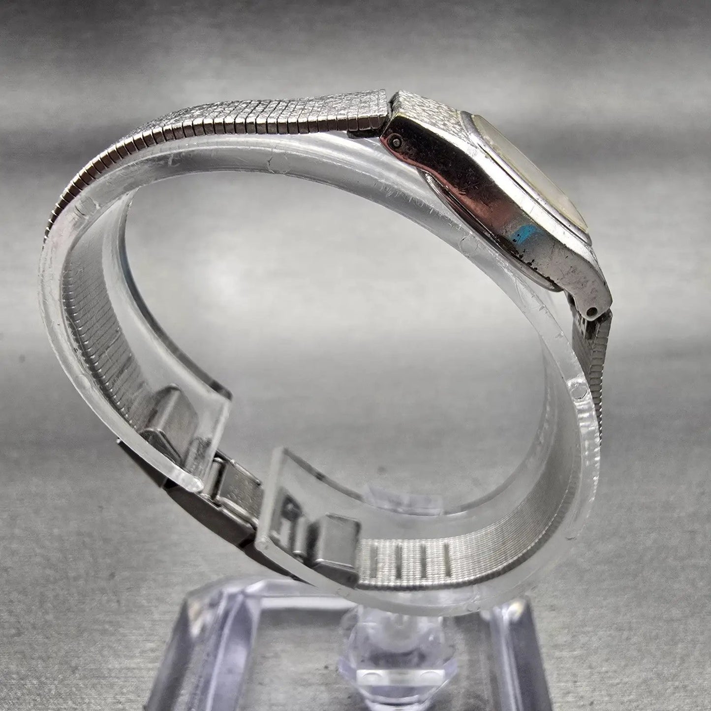 Seiko Watch Women 16mm Silver Dial Silver Tone Oval 4N01-5021 New Battery VTG8