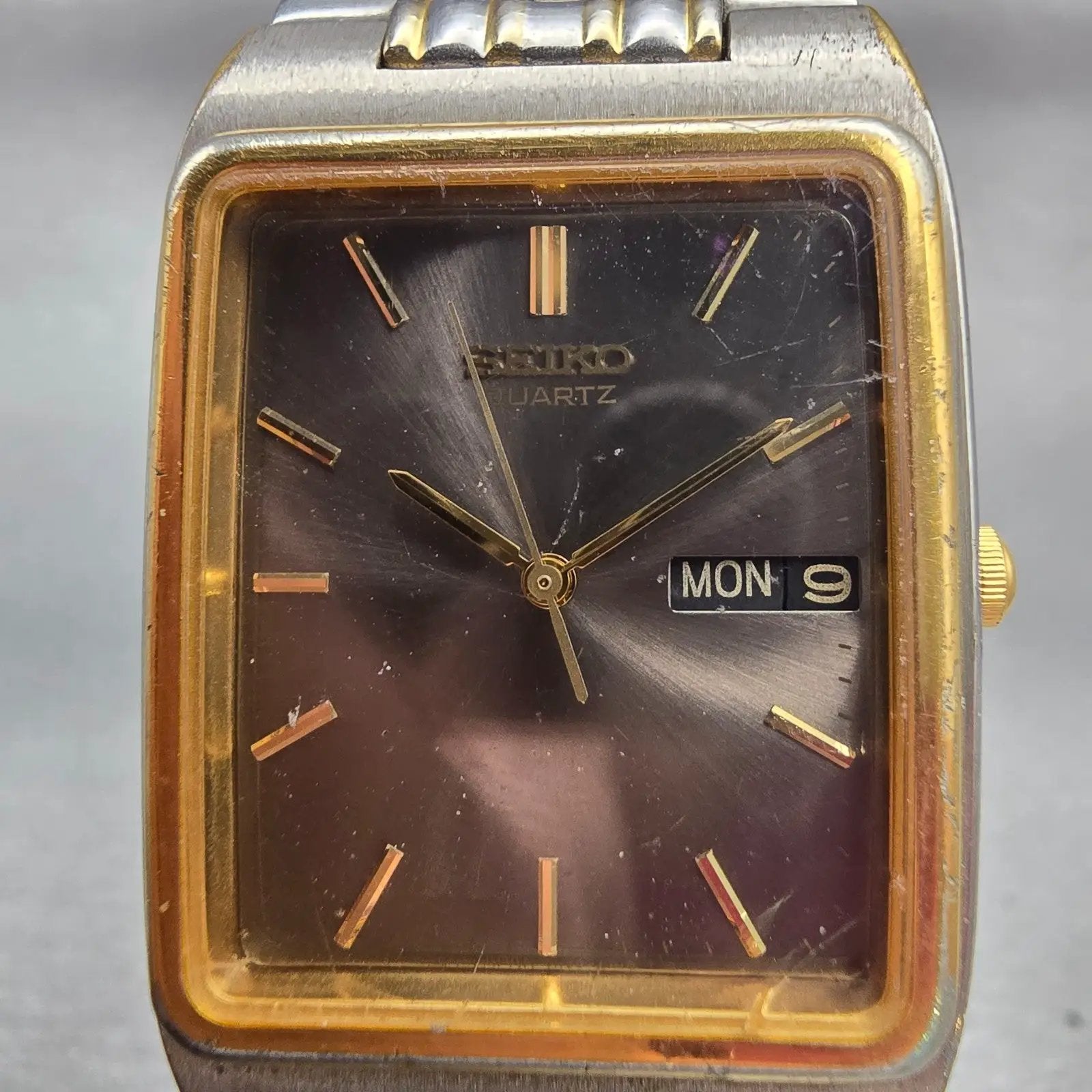 Seiko Watch Men 28mm Gray Dial Two Tone Daydate Rectangle 7N33-5A09 New Battery1