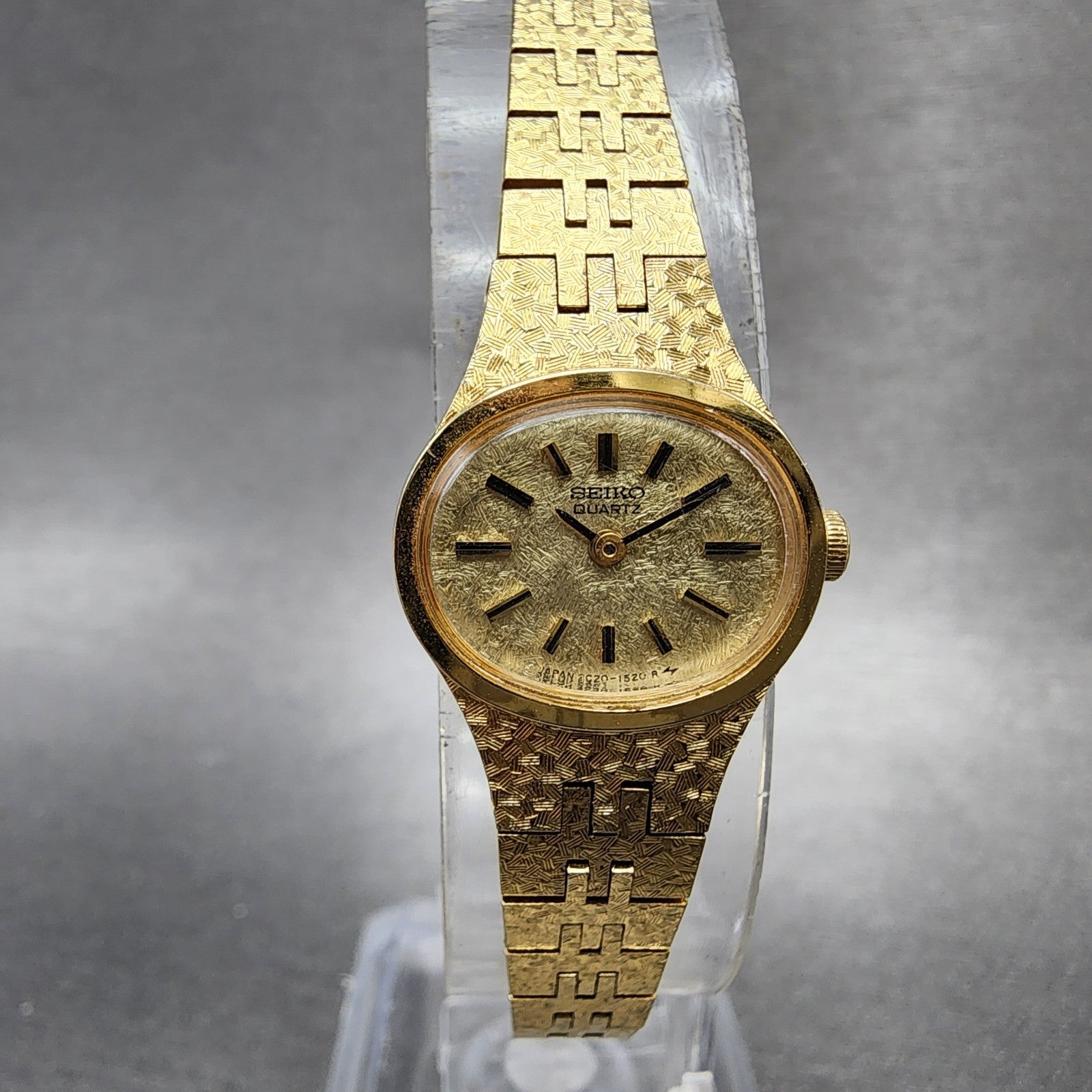 Seiko Watch Women 17mm Champagne Dial Gold Tone 2C205759 Oval New Battery0