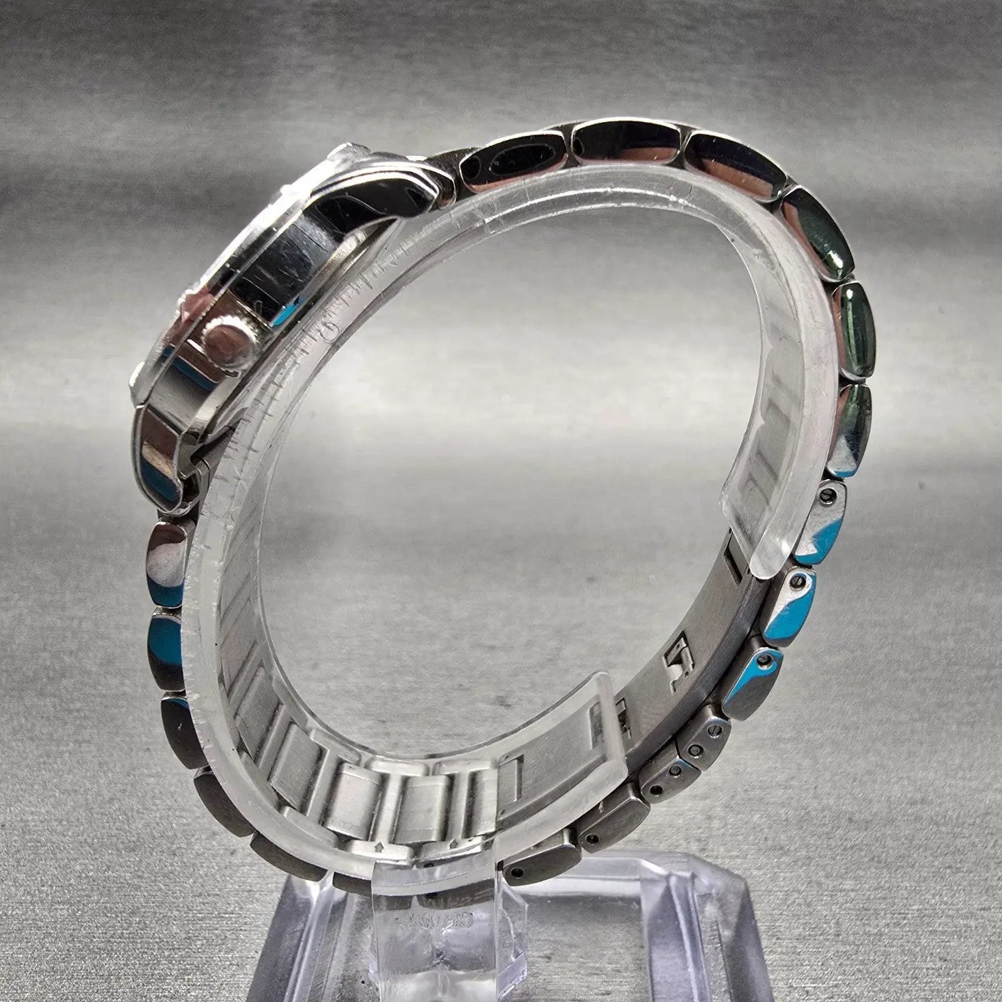 Bulova Watch Women 26mm MOP Dial Silver Tone Gemmed Date Round 96R105 New Batt6