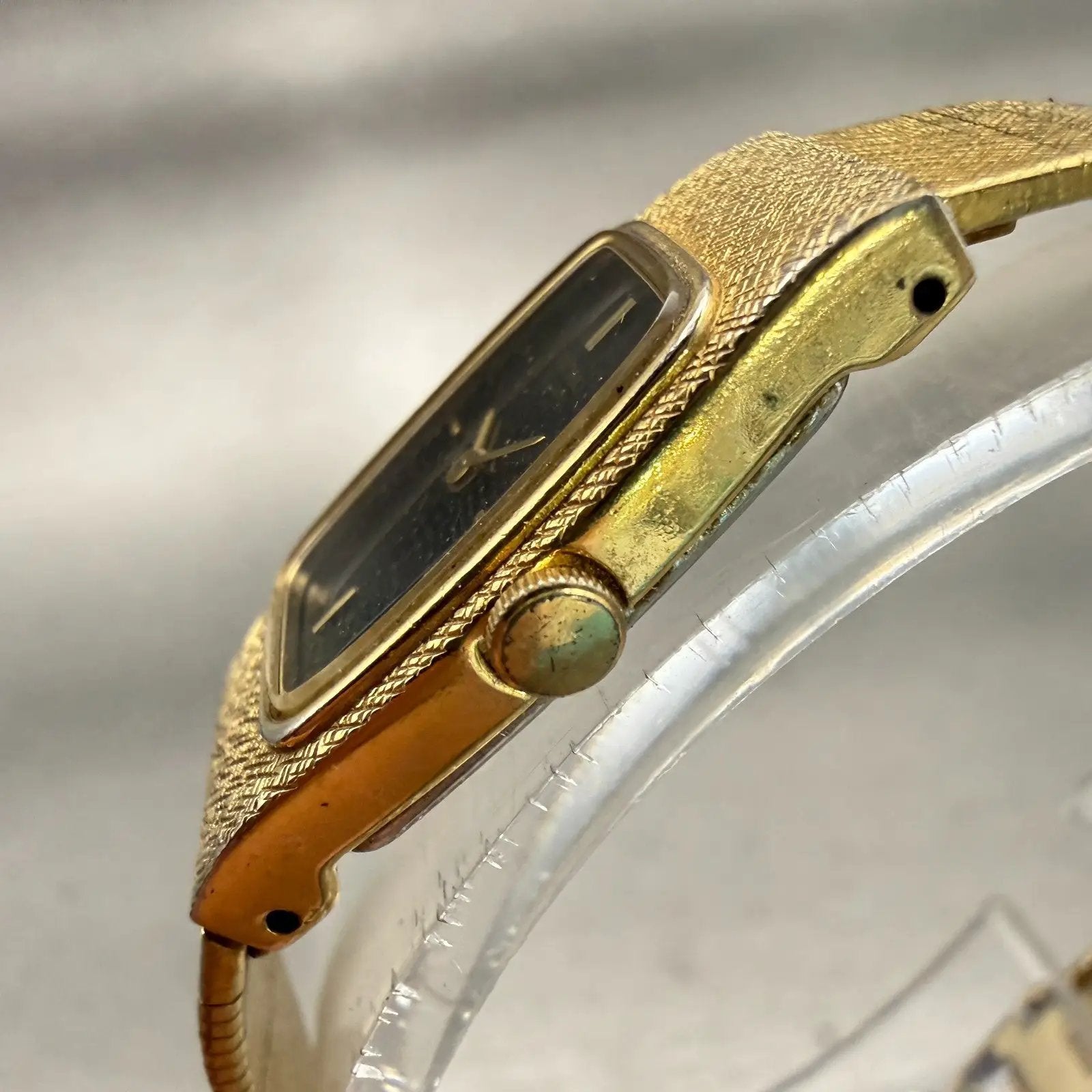 Seiko Watch Women 13mm Black Dial Gold Tone Rectangle 2E20-6139 New Battery VTG2