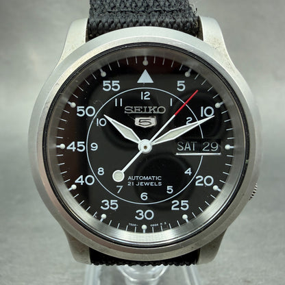 Seiko 5 Automatic Watch Men 37mm Black Dial Silver Tone Daydate SNK809 Runs0
