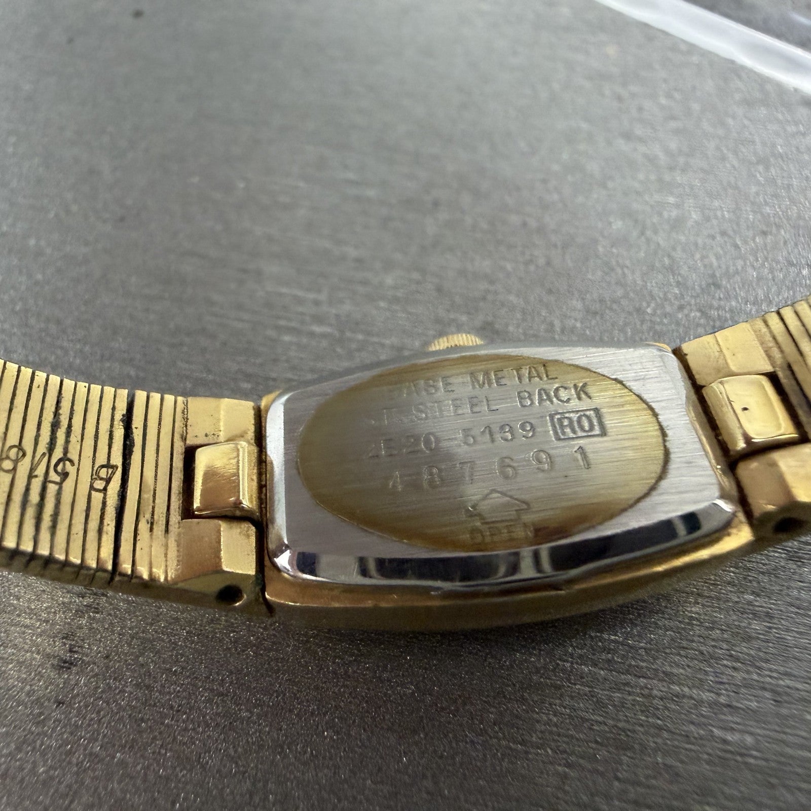 Seiko Tank Watch Women 13mm Champagne Dial Gold Tone Rectangle 2e205139 NewBatt9