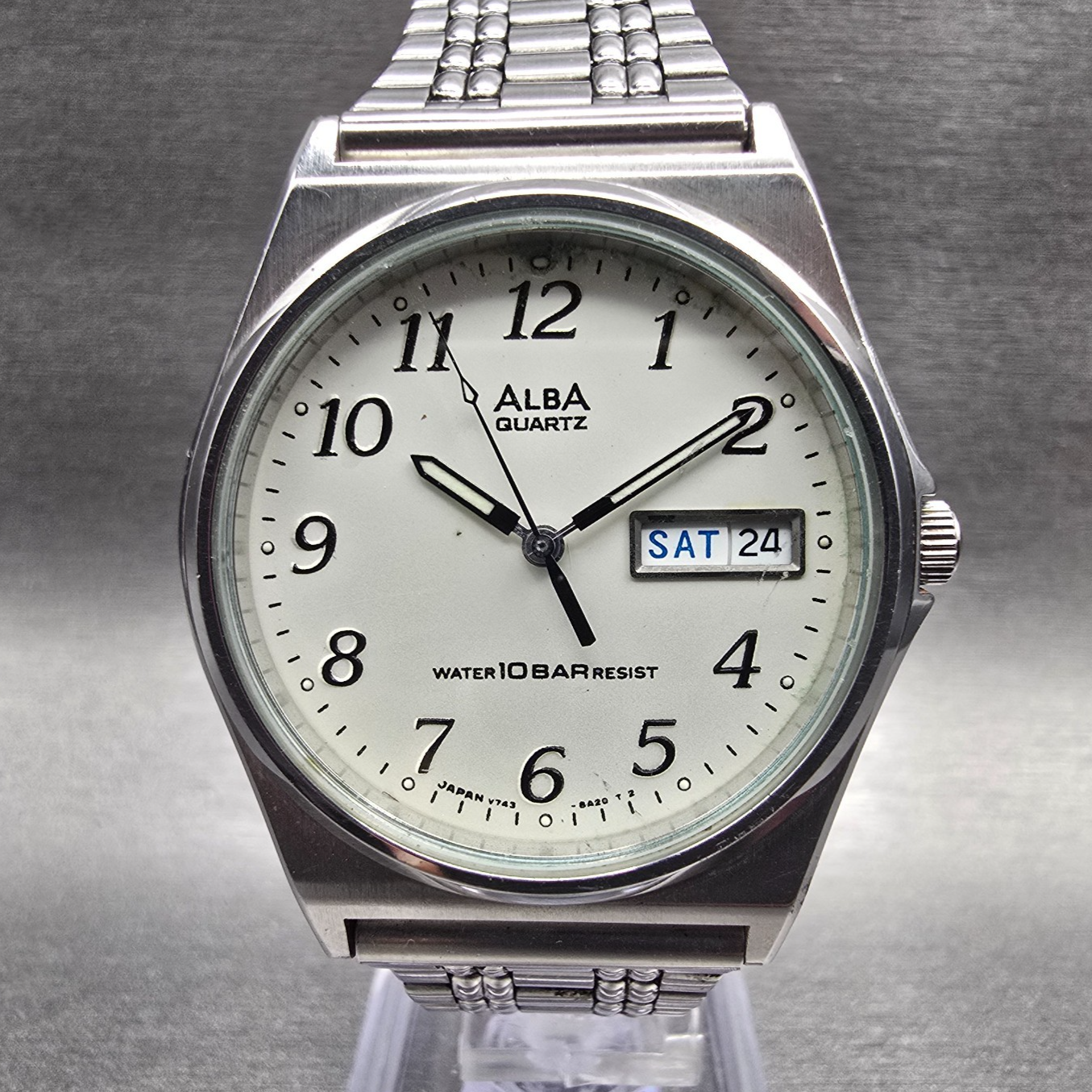 Seiko Alba Watch Men 35mm Silver Dial Silver Tone Daydate V743-8A10 New Battery0