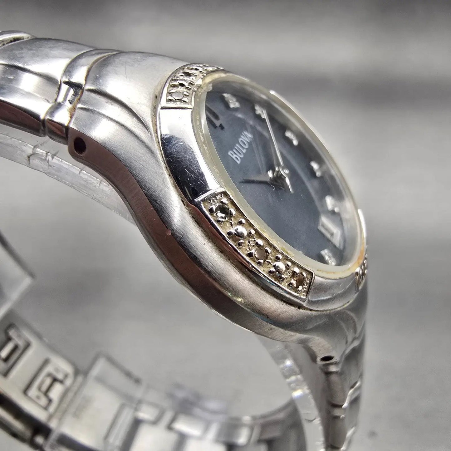 Bulova Watch Women 26mm MOP Dial Silver Tone Diamonds Date 96R20 New Battery3