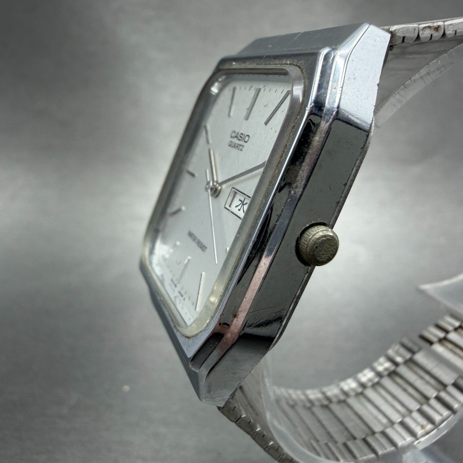 Casio MQ-518 Watch Men 30mm Silver Dial Silver Tone Rectangle Daydate New Batt G2