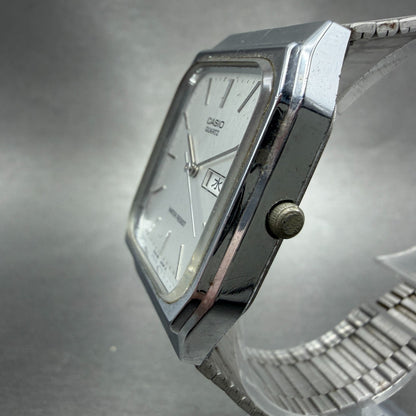 Casio MQ-518 Watch Men 30mm Silver Dial Silver Tone Rectangle Daydate New Batt G2
