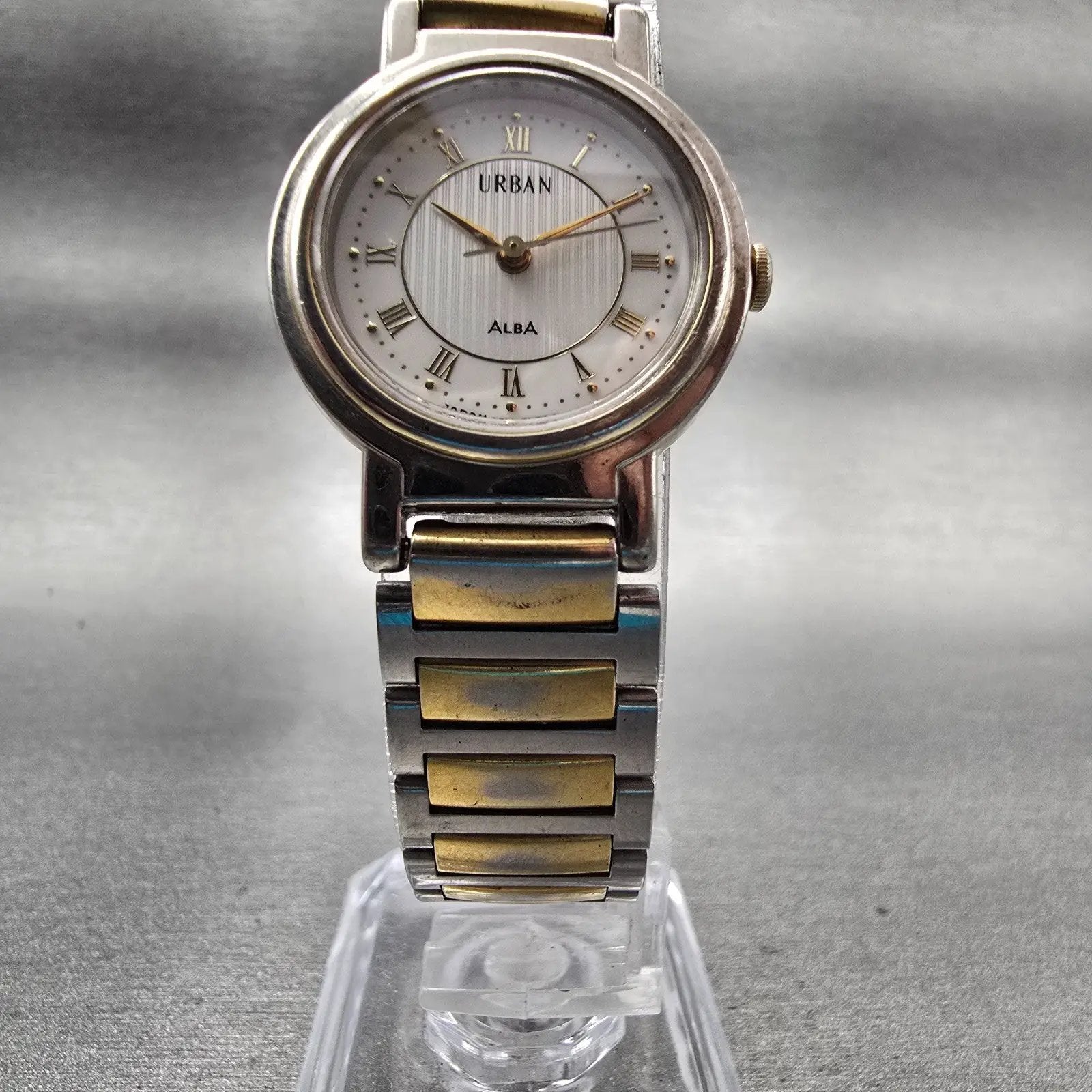 Seiko Alba Urban Watch Women 24mm White Dial Two Tone Round V301-6B60 NewBattery5