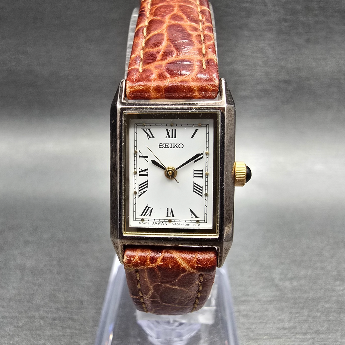 Seiko Tank Watch Women 18mm White Dial Silver Tone Rectangle V401-5689 New Batt0