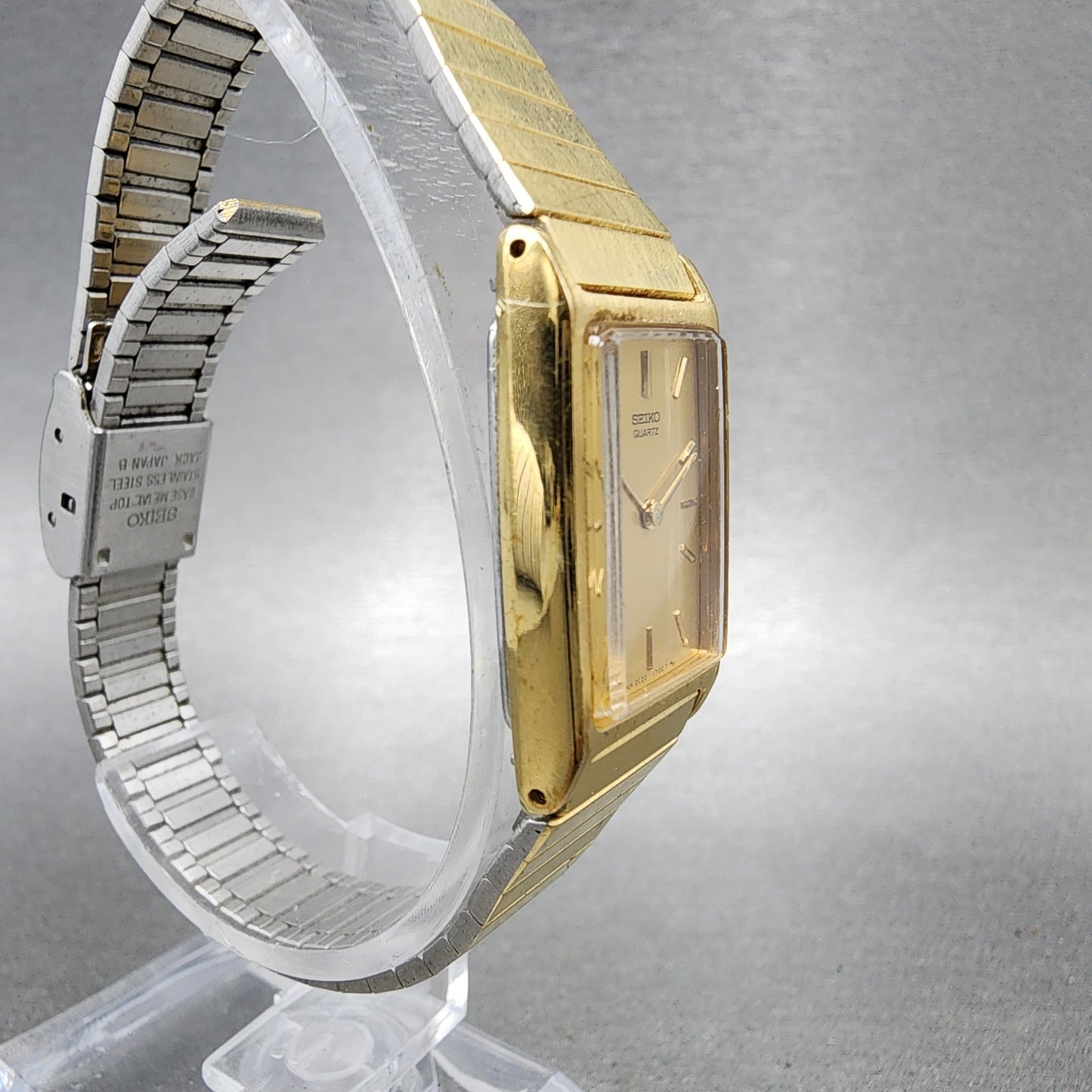 Seiko Tank Watch Women 17mm Champagne Dial Gold Tone Rectangle 2C205830 New Bat3