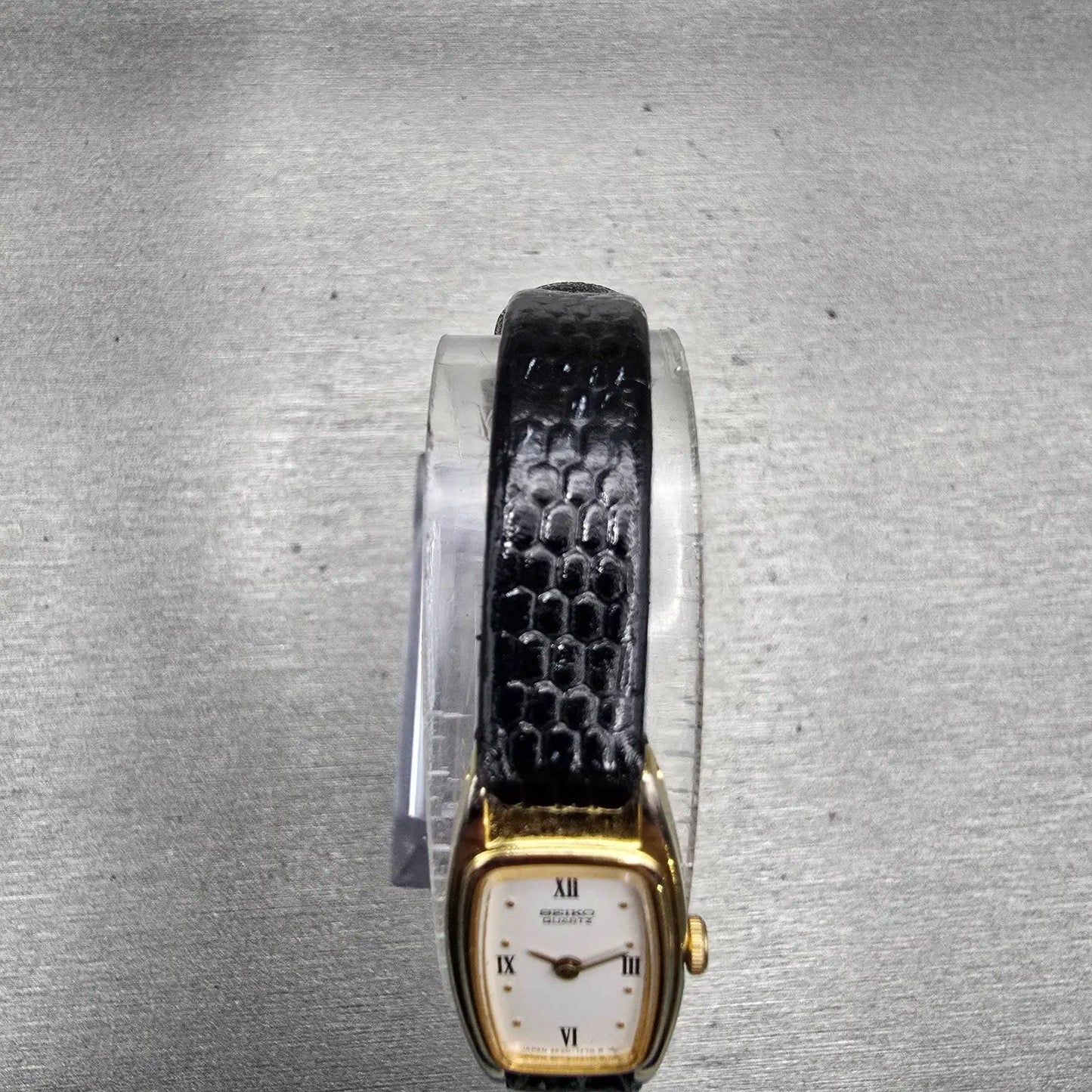 Seiko Watch Women 13mm White Dial Gold Tone Oval 2E20-6309 New Battery Vintage4