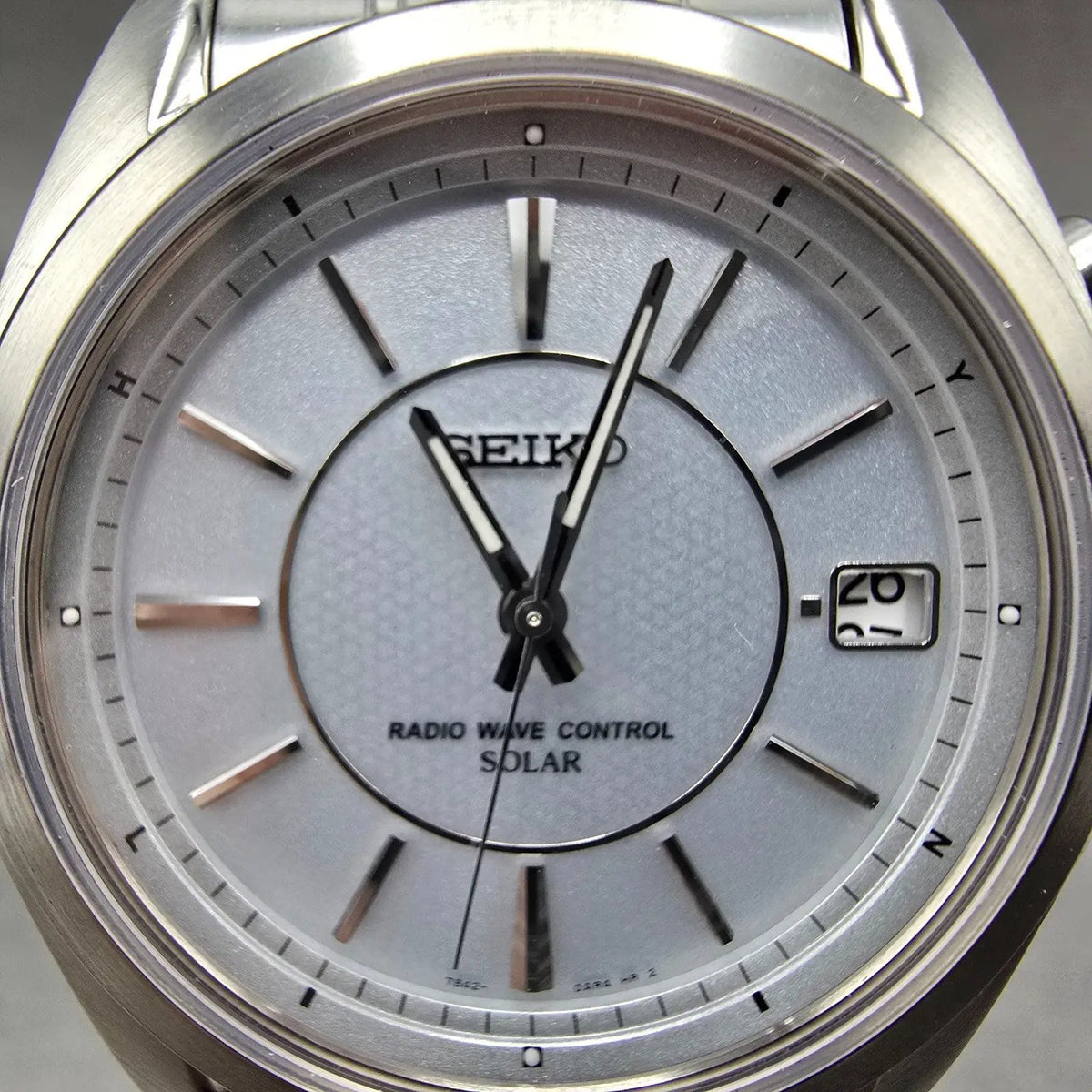 Seiko Atomic Solar Watch Men 39mm White Dial Silver Date Round 7B42-0AK0 PARTS3