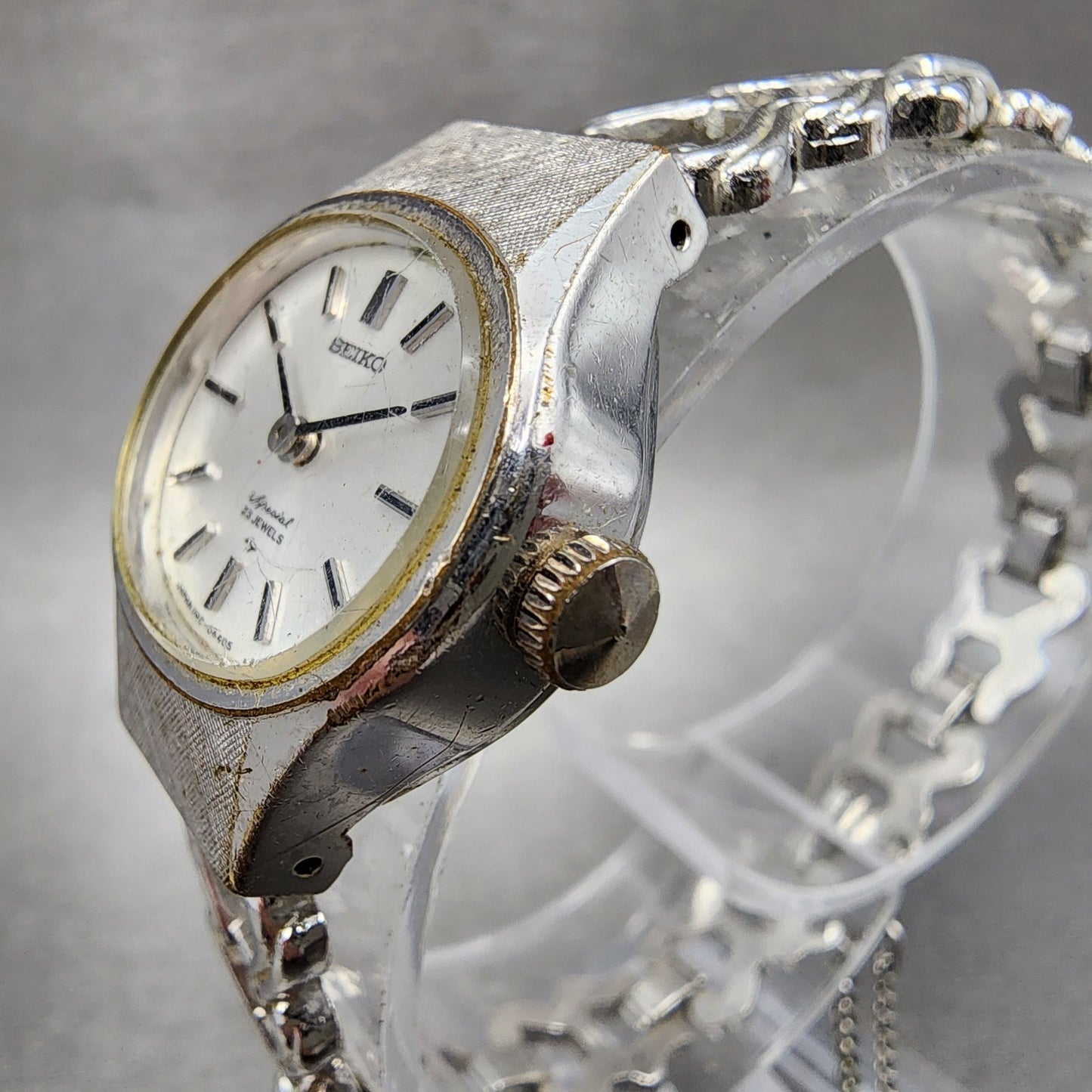 Seiko Special Watch Women 22mm White Dial Gold Plated Manal Wind Oval Runs2