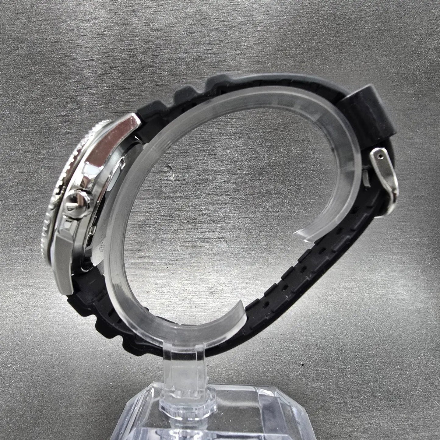 Casio Duro Dive Watch Men 44mm Black Dial Silver Tone Date Round MDV-106 NewBatL6