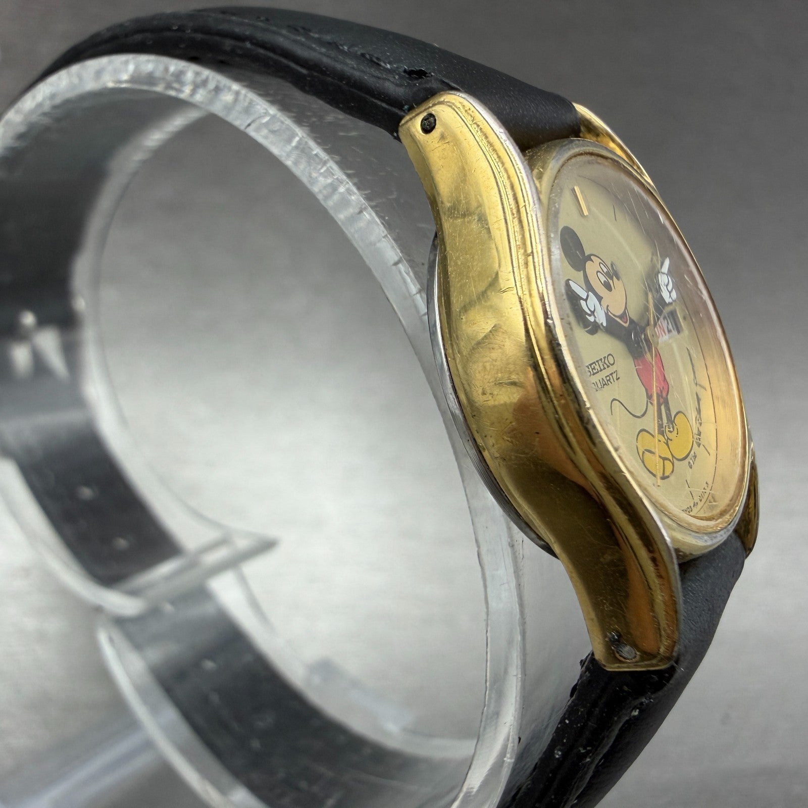 Seiko Mickey Watch Women 22mm Champagne Dial Gold Tone Daydate 3Y03-0049 New Bat3
