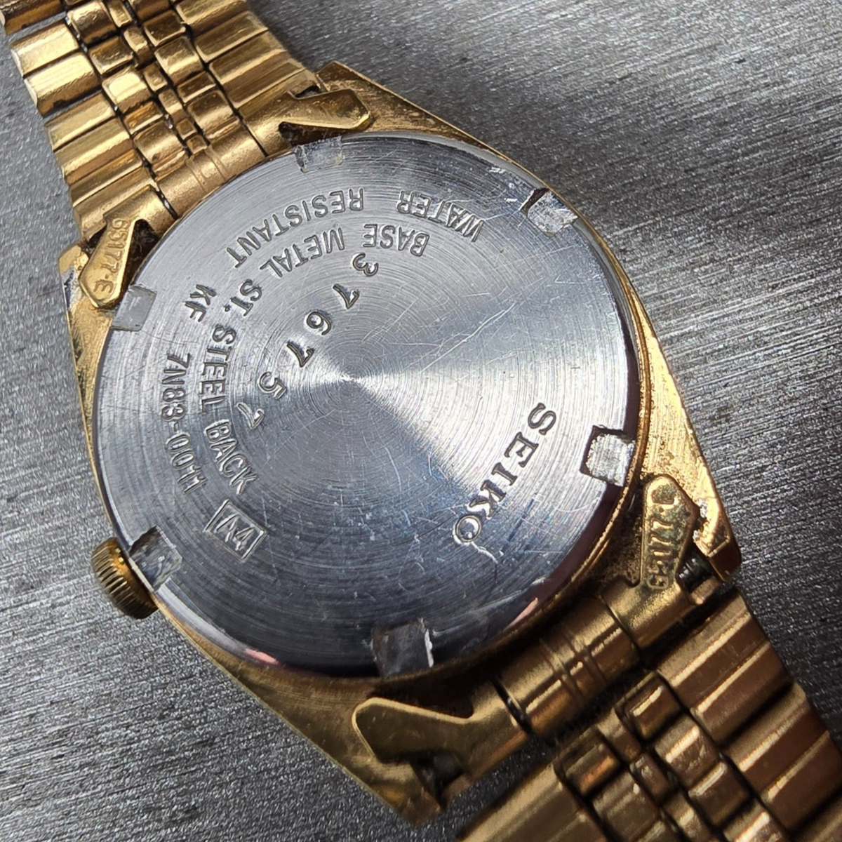Seiko Watch Women 23mm Gold Dial Gold Tone Daydate Round 7N83-0011 New Battery10