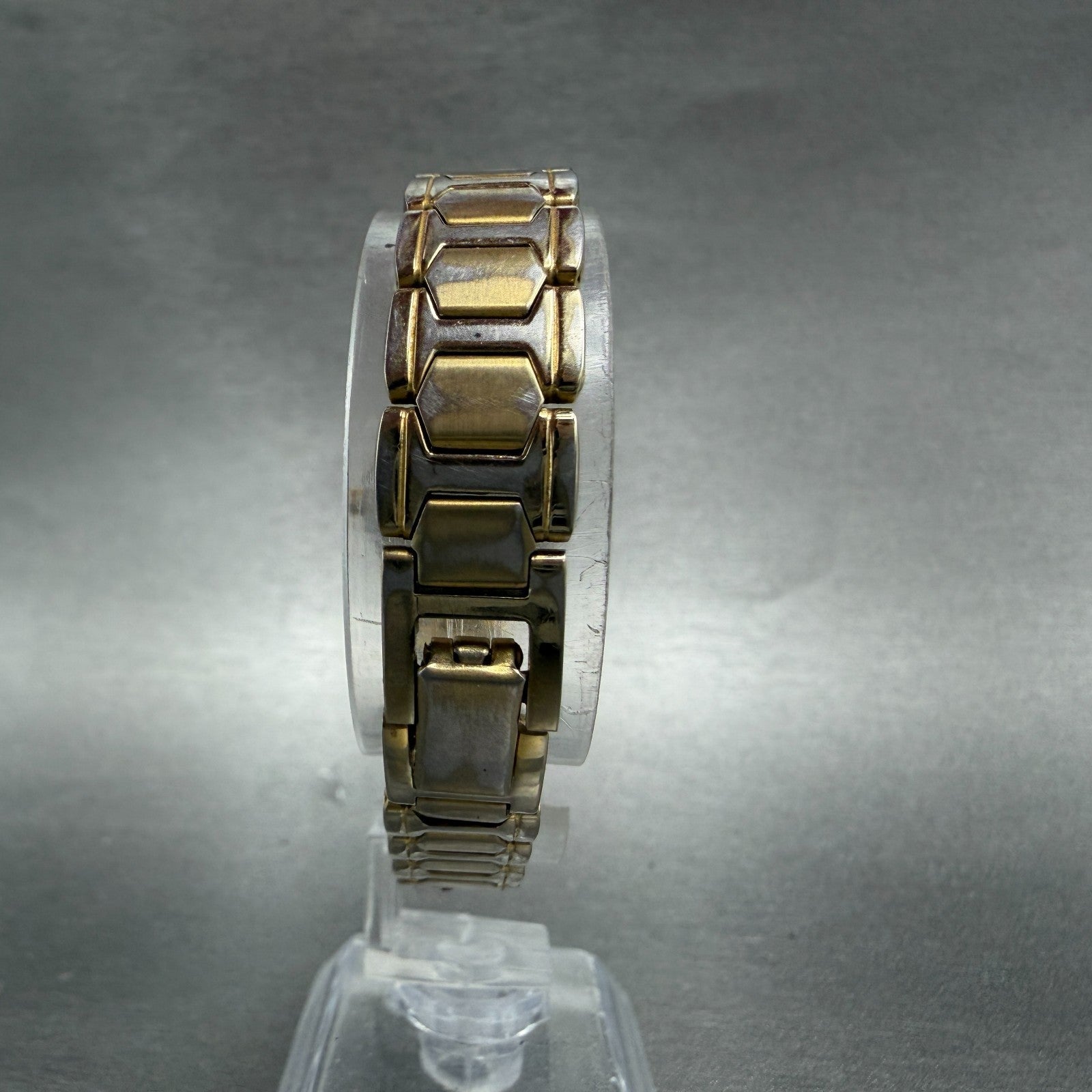 Citizen Watch Women 23mm Champagne Dial Gold Tone Date 1012-S011523 New Battery7
