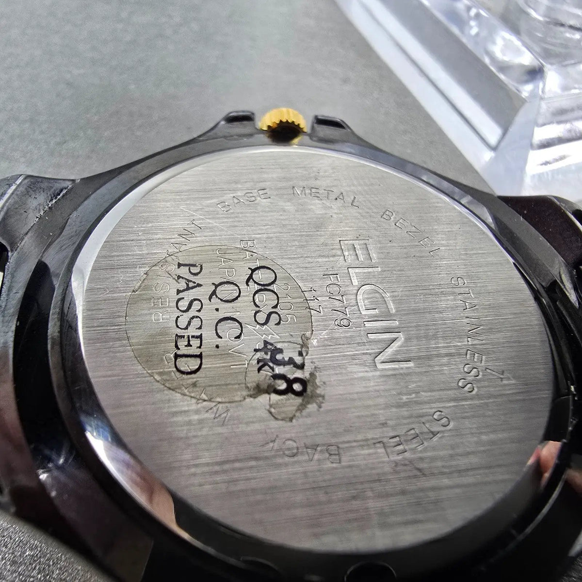 Elgin Dive Watch Men 40mm White Dial Black & Gold Tone Daydate Round New Battery9