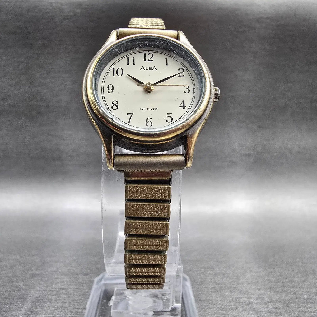 Seiko Alba Watch Women 24mm Ivory Dial Gold Tone Round V811-1370 New Battery5