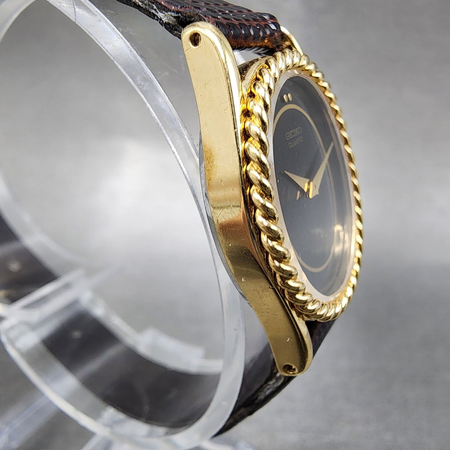 Seiko Watch Women 20mm Black Dial Gold Oval 14007170 New Battery3