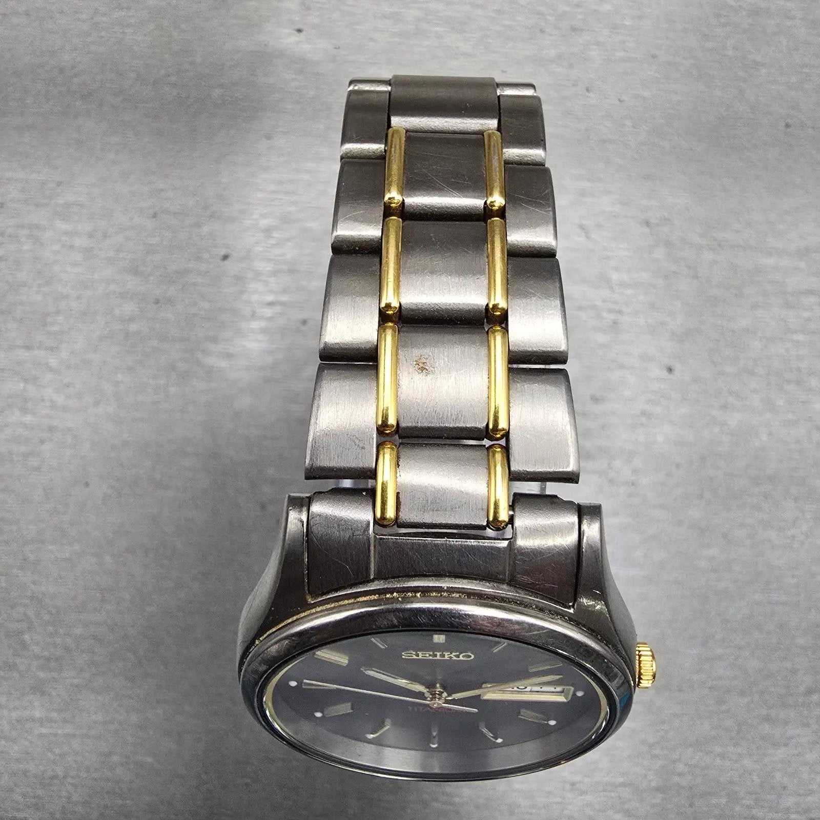 Seiko Titanium Watch Men 36mm Gray Dial Daydate Round 7N43-9069 New Battery VTG4