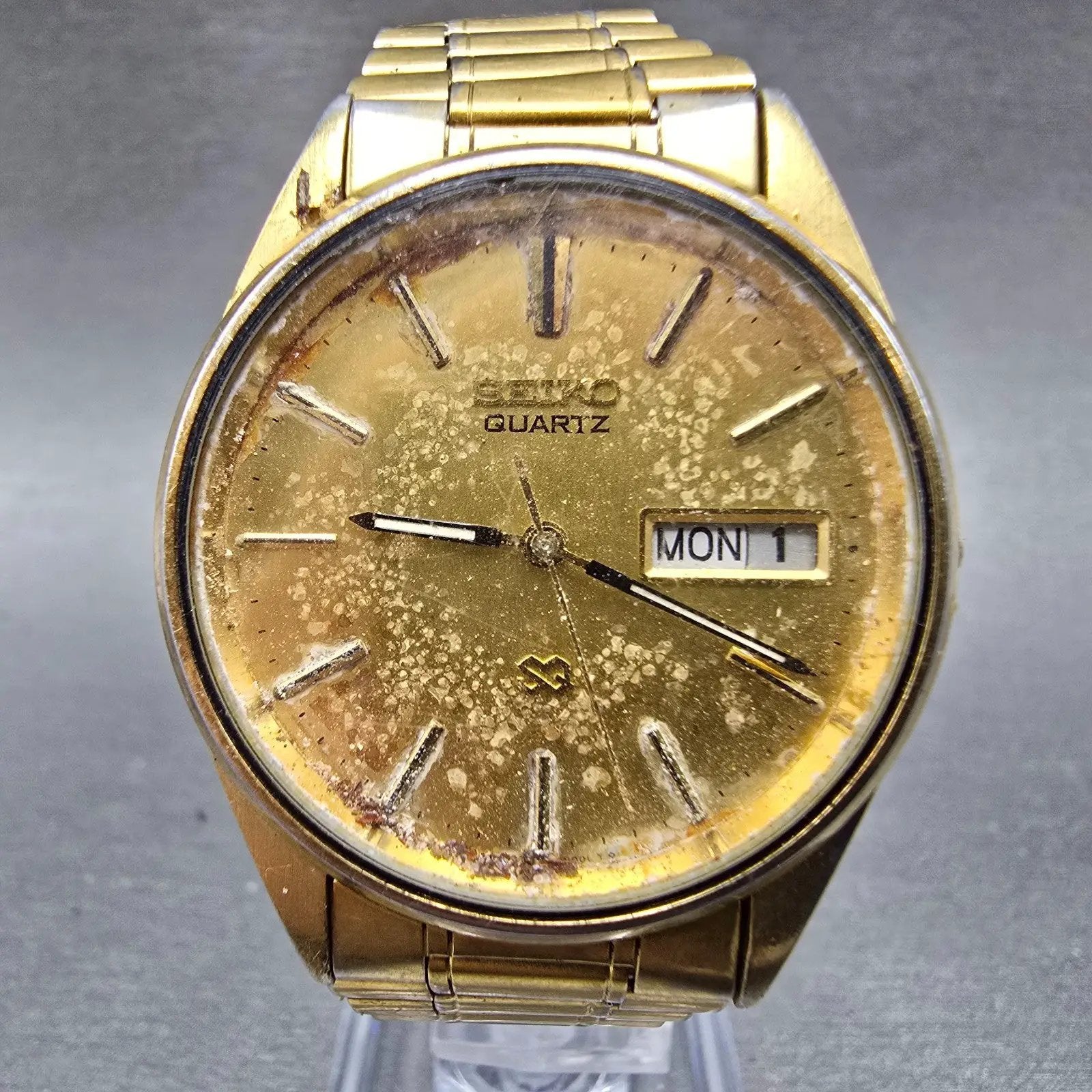 Seiko SQ Watch Men 34mm Gold Dial Gold Tone Daydate Round 8123-8000 PARTS VTG0