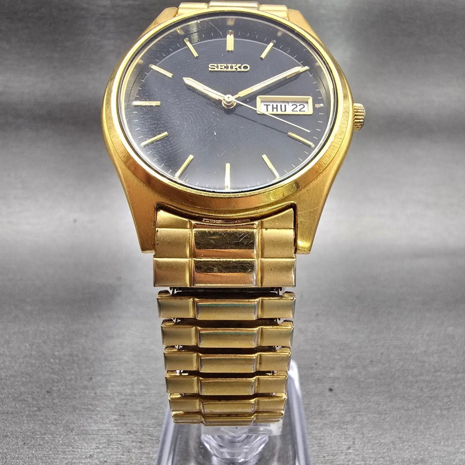 Seiko Watch Men 37mm Black Dial Gold Tone Daydate Round 7N43-9048 New Battery5