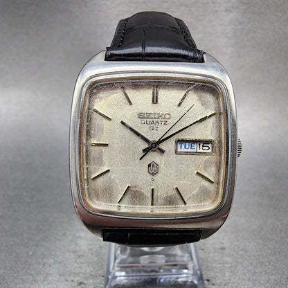 Seiko QZ Watch Men 34mm Silver Dial Silver Tone Daydate 09235000 New Battery0