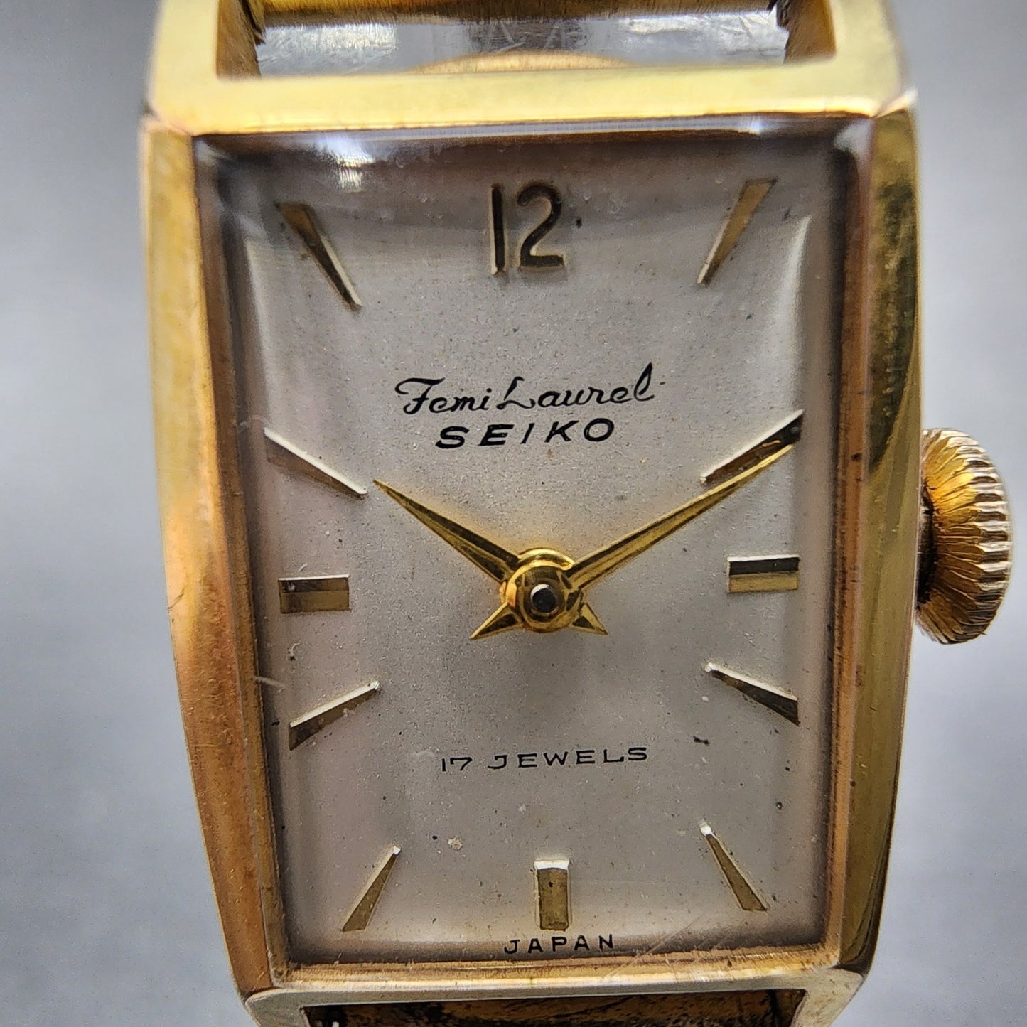 Seiko Femi Laurel Tank Watch Women 16mm White Dial Gold Plated Manual Wind Runs1