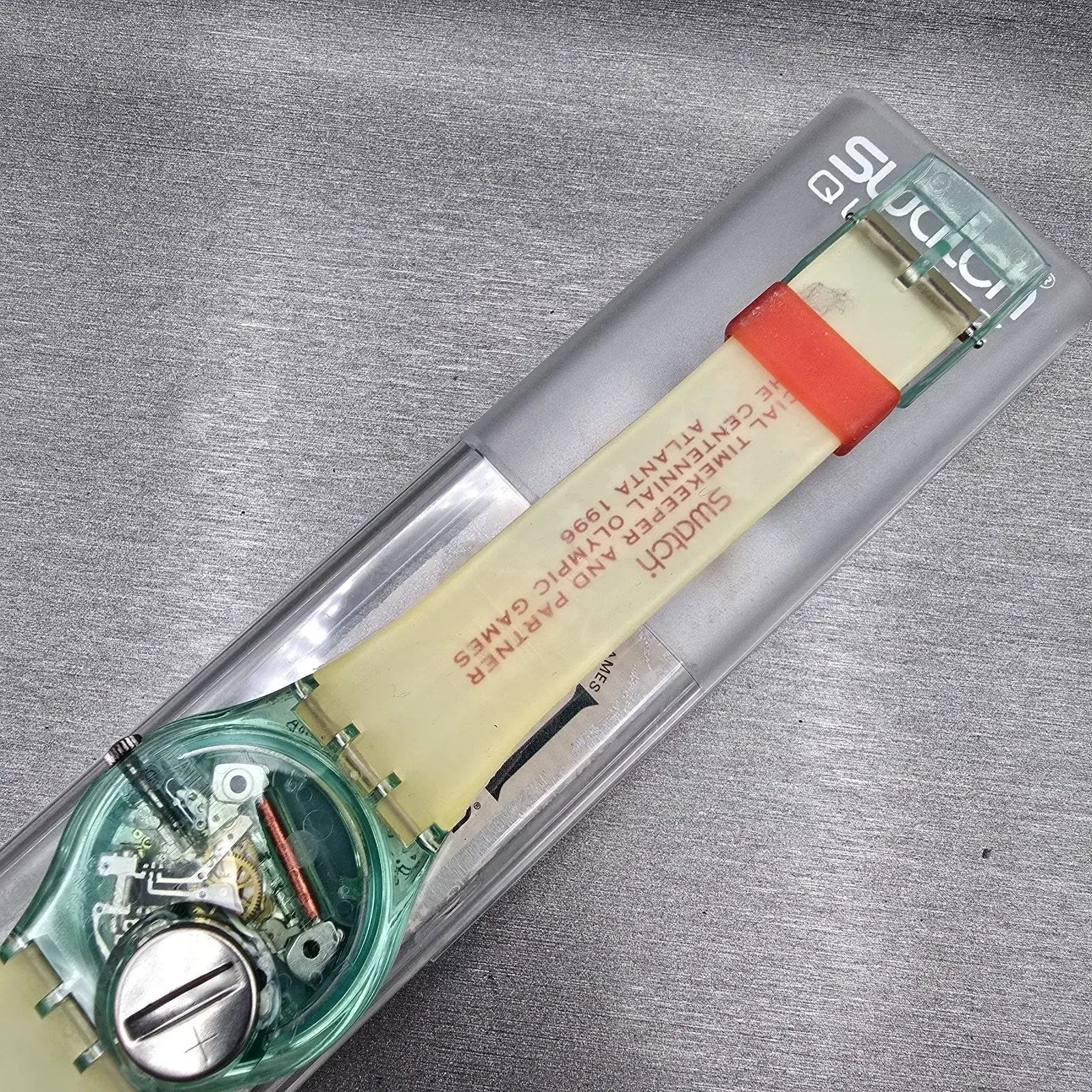 Swatch ATLANTA LAURELS Watch Men 34mm Green Dial Green Case GZ145 New Battery8