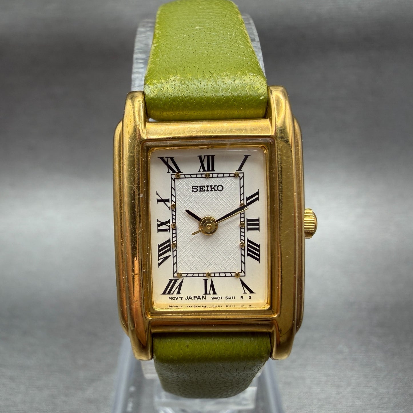 Seiko Tank Watch Women 18mm White Dial Gold Tone Rectangle V401-5650 New Battery0