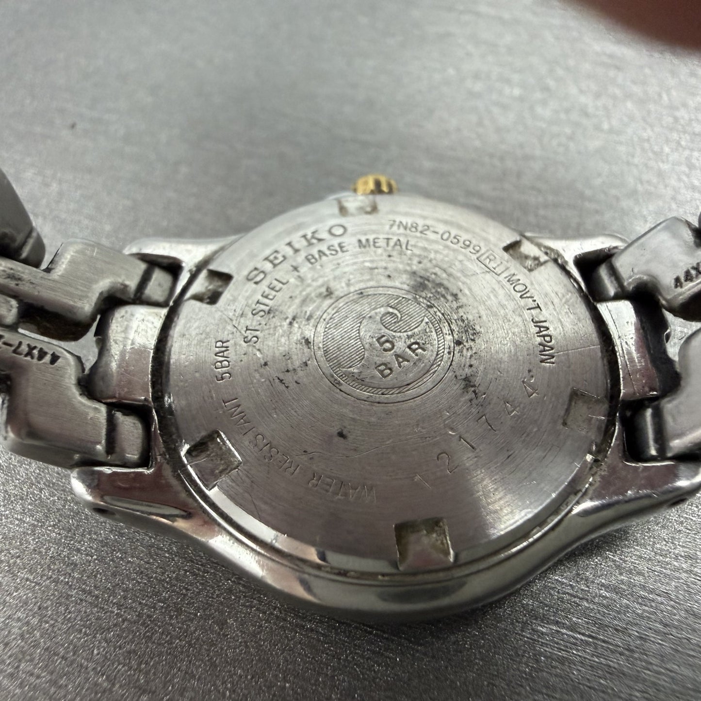 Seiko Watch Women 26mm White Dial Two Tone Date Round 7n82-0599 New Battery 9GDW9