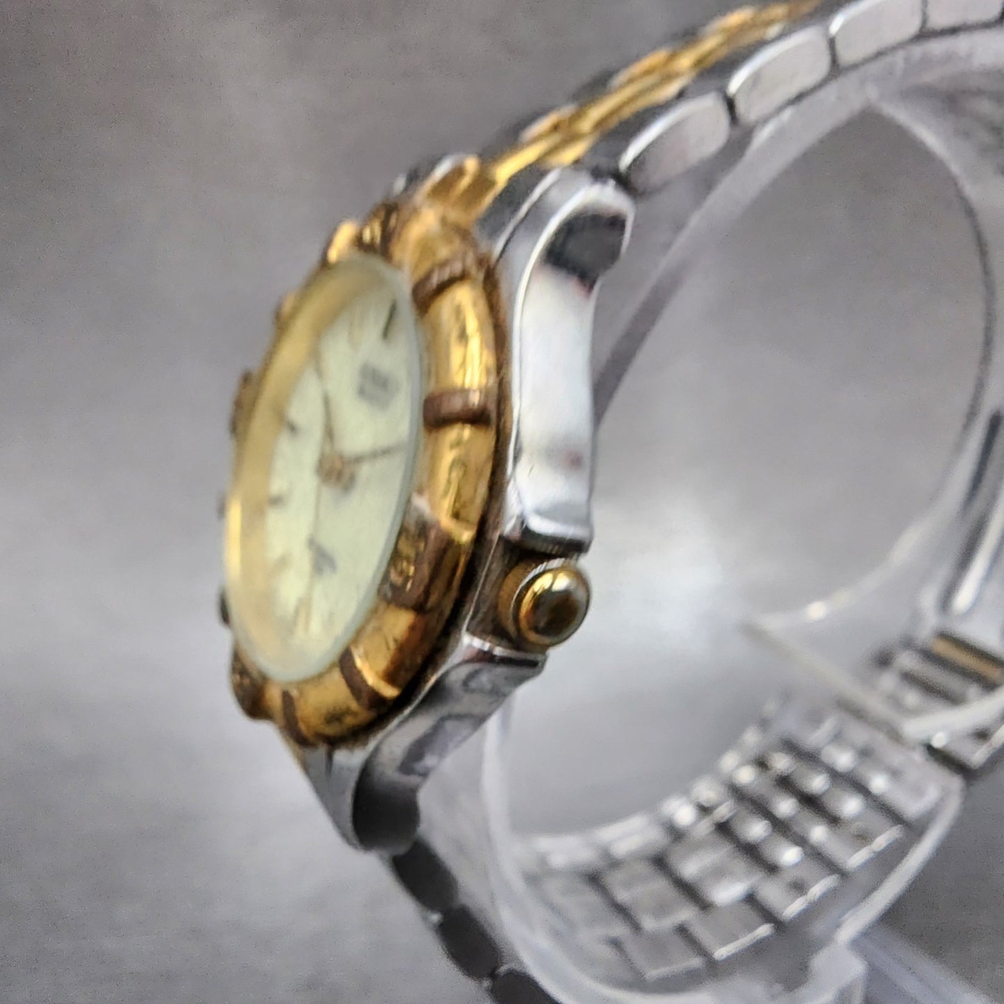 Seiko Sports 50 Watch Women 25mm Luminous Dial Two Tone Date Round New Battery2
