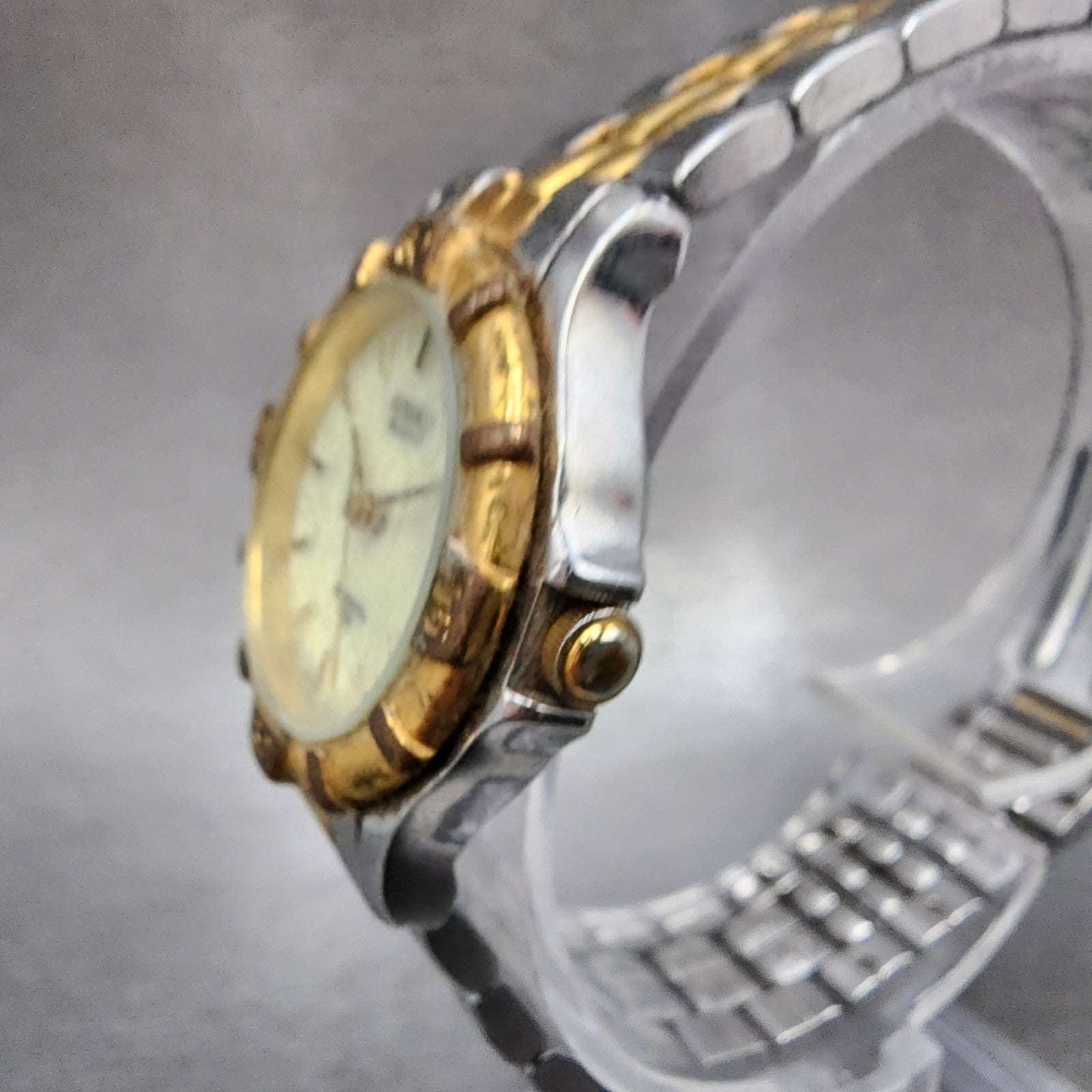 Seiko Sports 50 Watch Women 25mm Luminous Dial Two Tone Date Round New Battery2