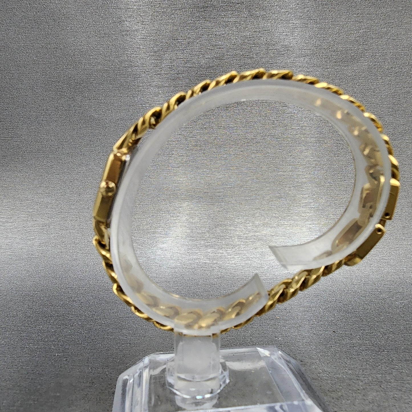 Seiko Watch Women 14mm Champagne Dial Gold Tone 2e205369 New Battery6