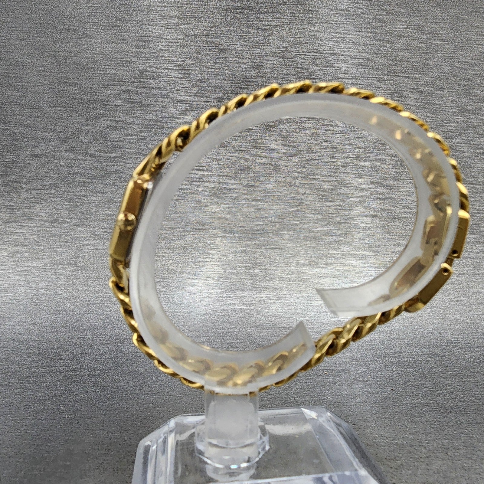 Seiko Watch Women 14mm Champagne Dial Gold Tone 2e205369 New Battery6