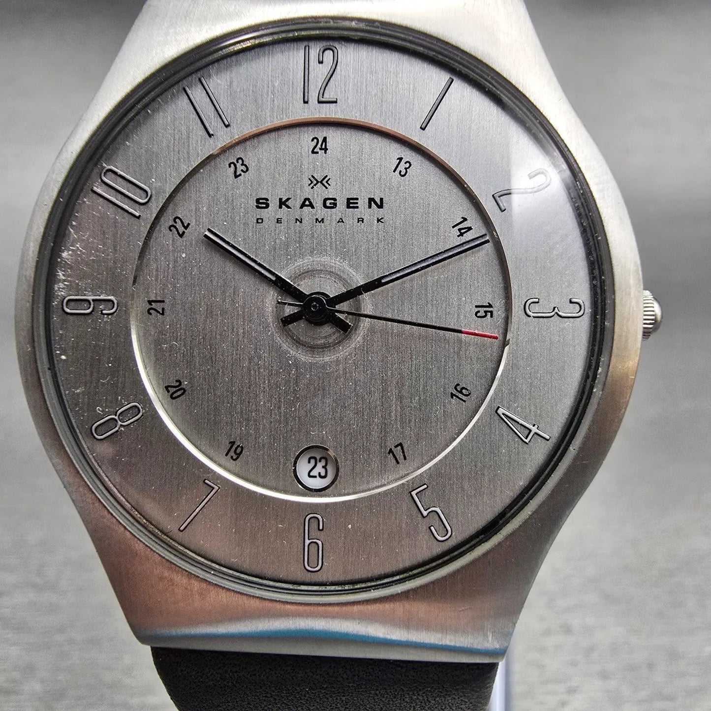 Skagen Watch Men 37mm Silver Dial Silver Tone Date Round 233XXLSLC New Battery1