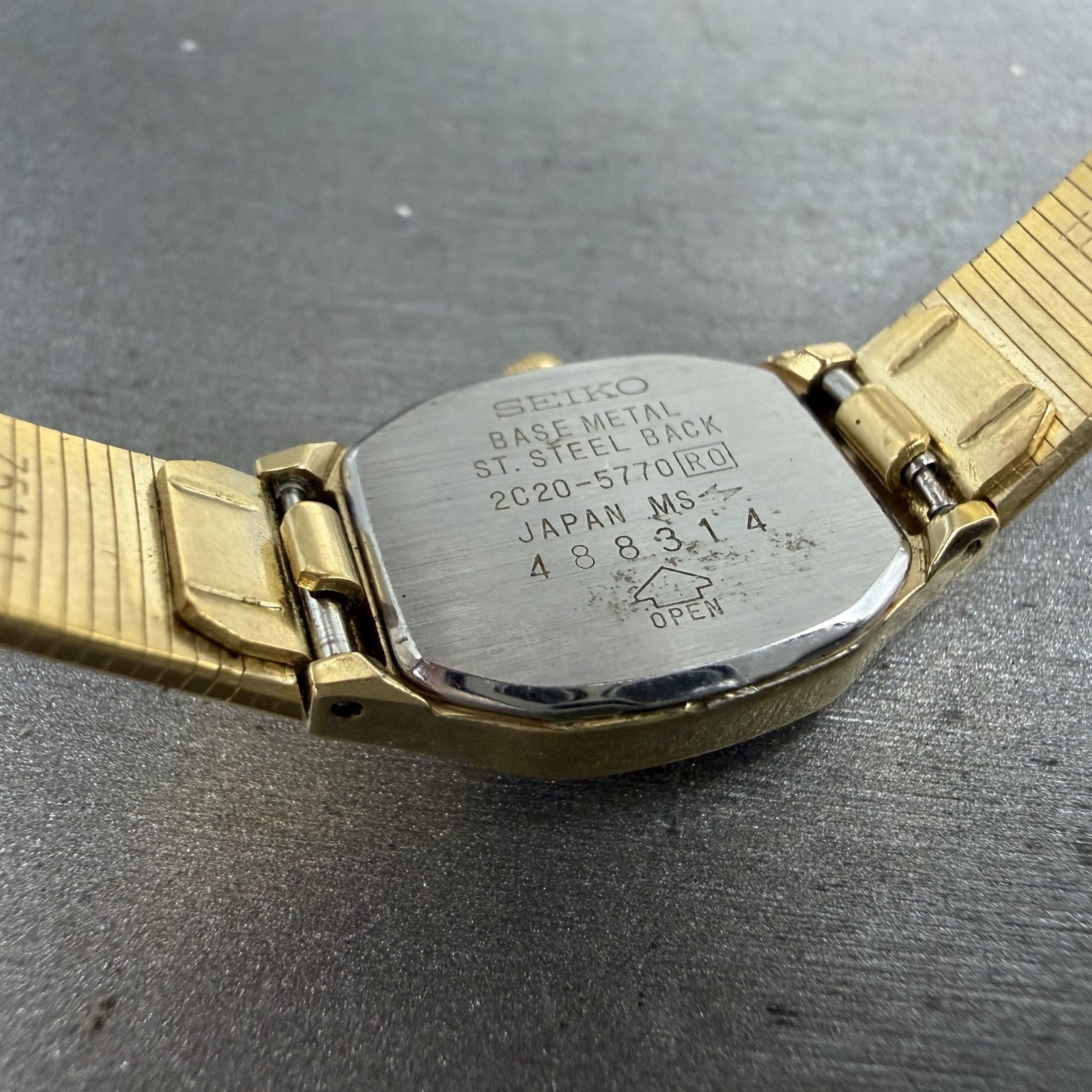 Seiko Watch Women 16mm Silver Dial Gold Tone Square 2C20-5770 New Battery9