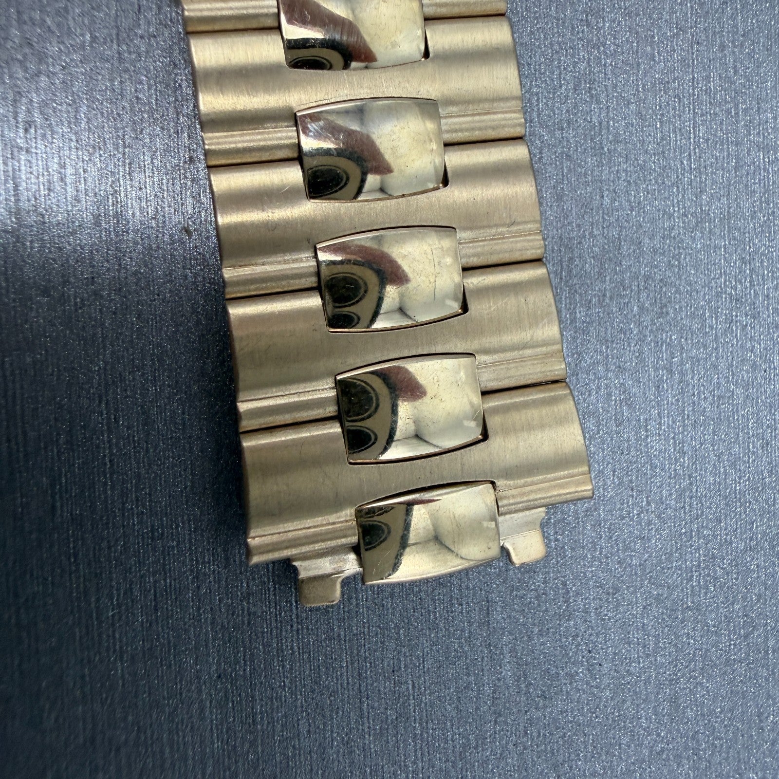 Seiko SQ Bracelet 20mm Stainless Steel Gold Tone Tri Folding Clasp Vintage Japan1