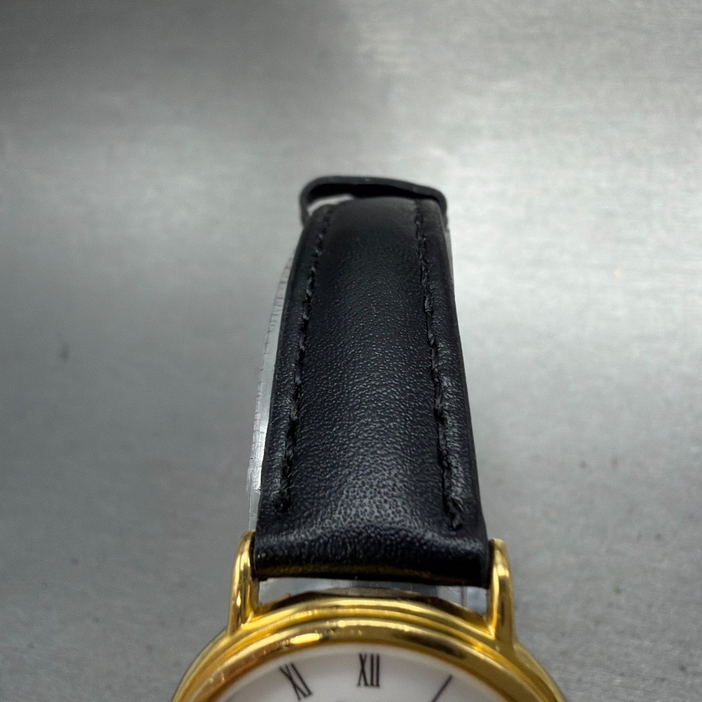 Seiko pulsar Watch Women 27mm White Dial Gold Tone Round V701-2A30 New Battery4