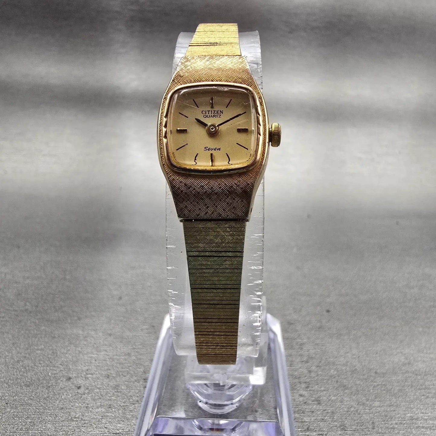 Citizen Watch Women 16mm Champagne Dial Gold Tone Oval 3220-949633 New Battery5