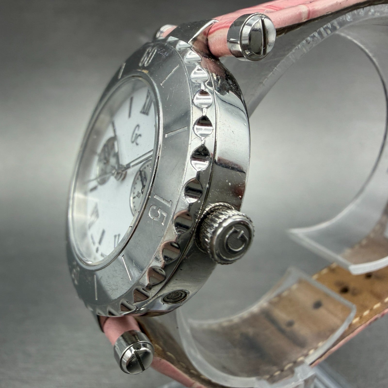 Guess Watch Women 34mm White Dial Silver Tone Daydate Round GC14014L New Battery2