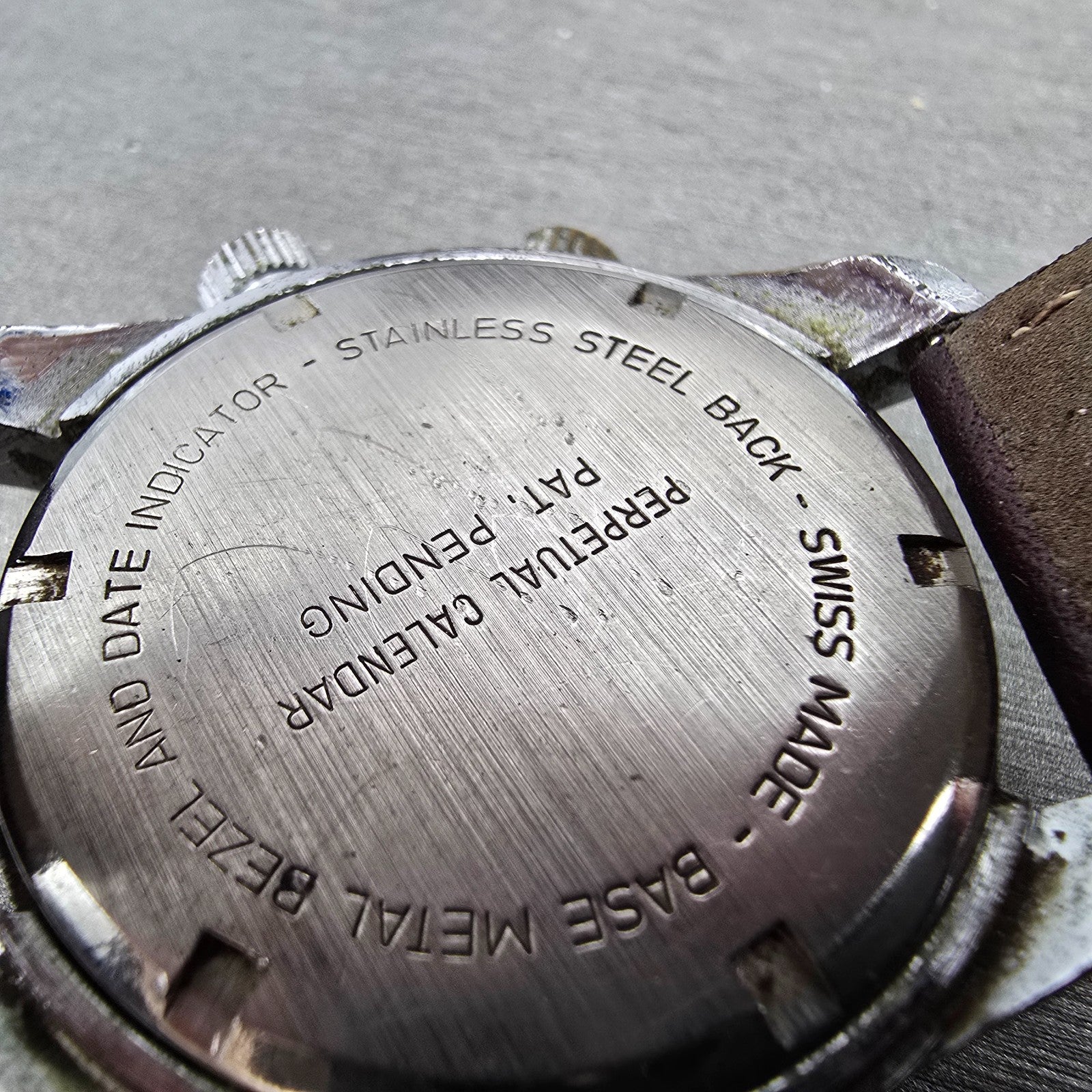 Endura Perpetual Calendar Watch Men 38mm Black Dial Silver Tone Manual Wind PART10