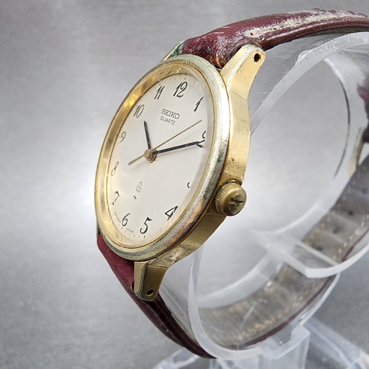 Seiko Watch Women 26mm White Dial Gold Tone Round 26210020 New battery VTG2